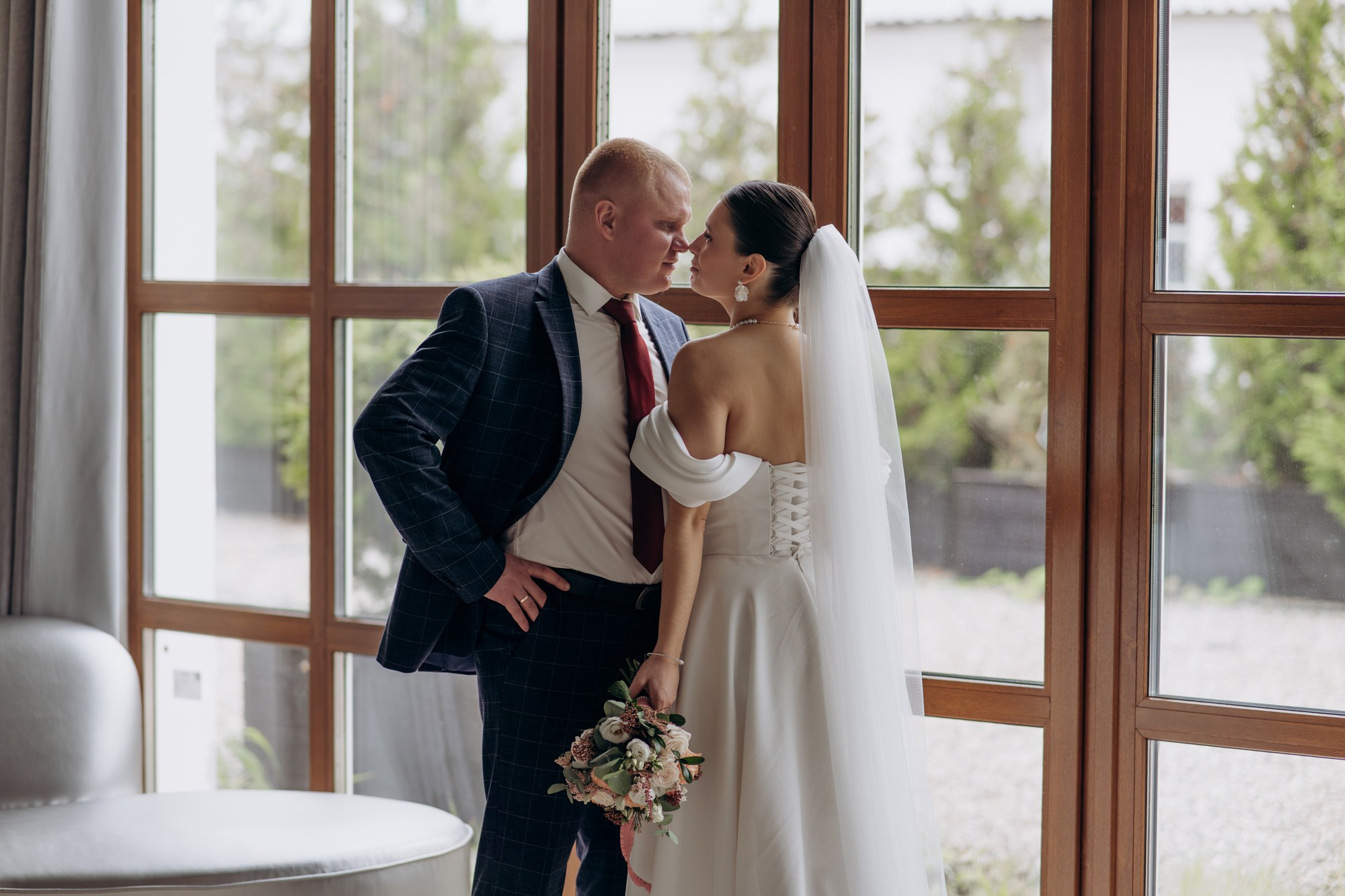 Свадебная фотосессия в студии. Свадебный и репортажный фотограф в Ярославле Евгений Сальников