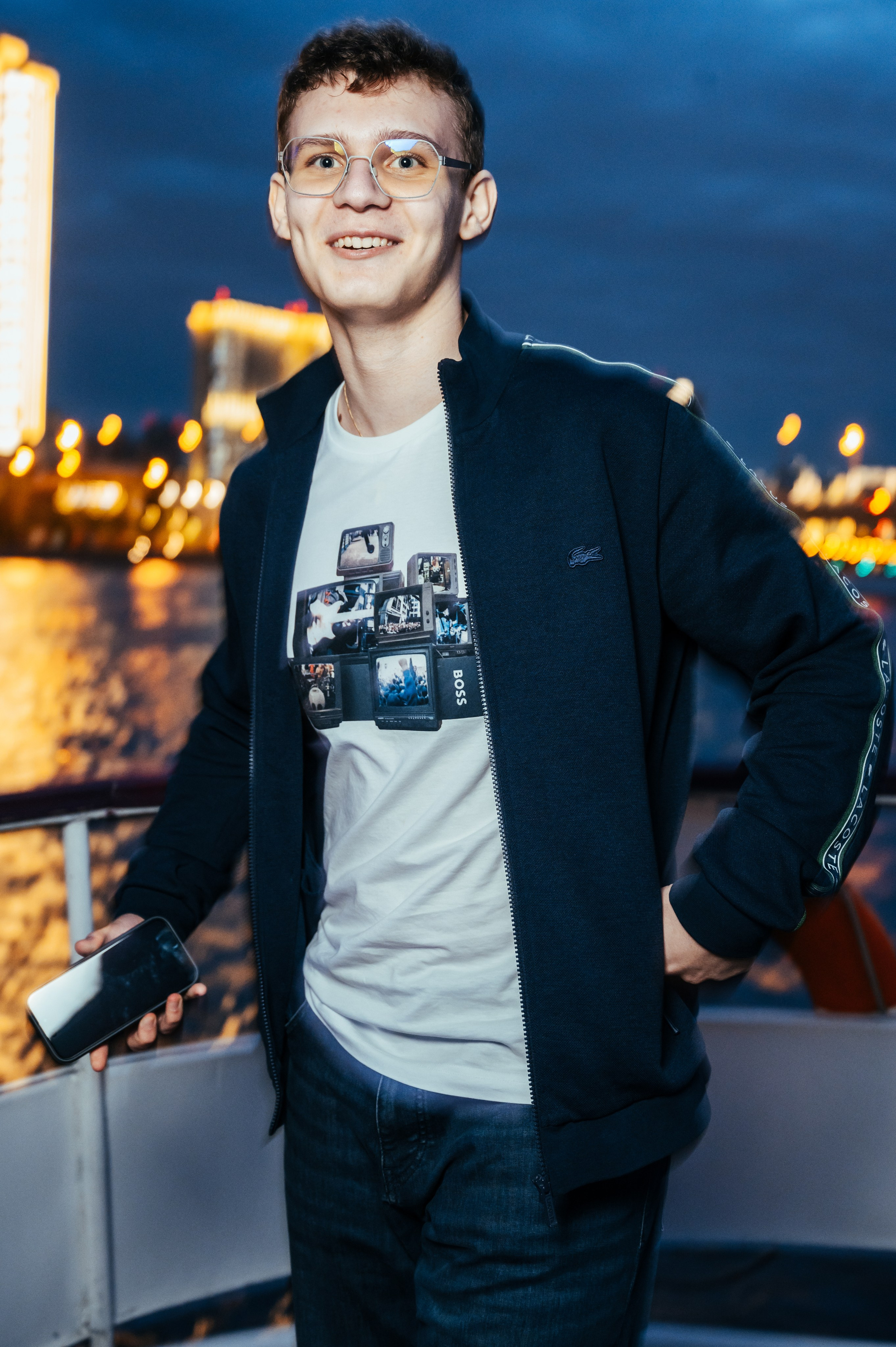 Последний звонок. Анастасия Петрович фотограф, фотокорреспондент в Москве и Санкт-Петербурге. Фотосъёмка репортажа, мероприятия, корпоративная съёмка, контент