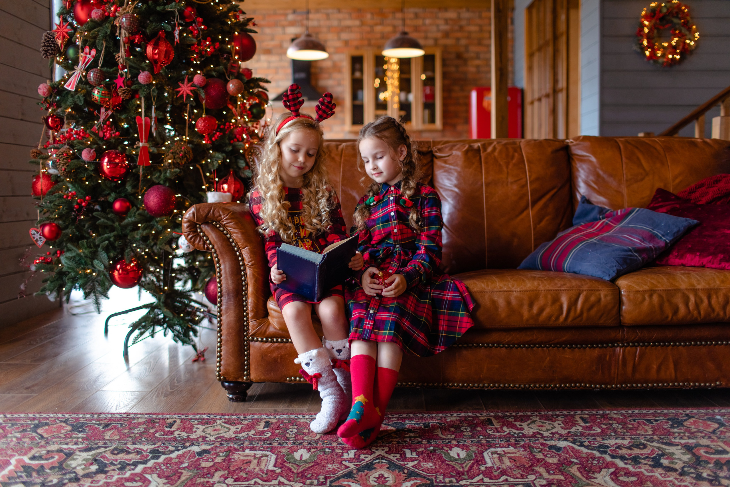 Новогодняя фотосессия с Дедом Морозом в усадьбе с подарками