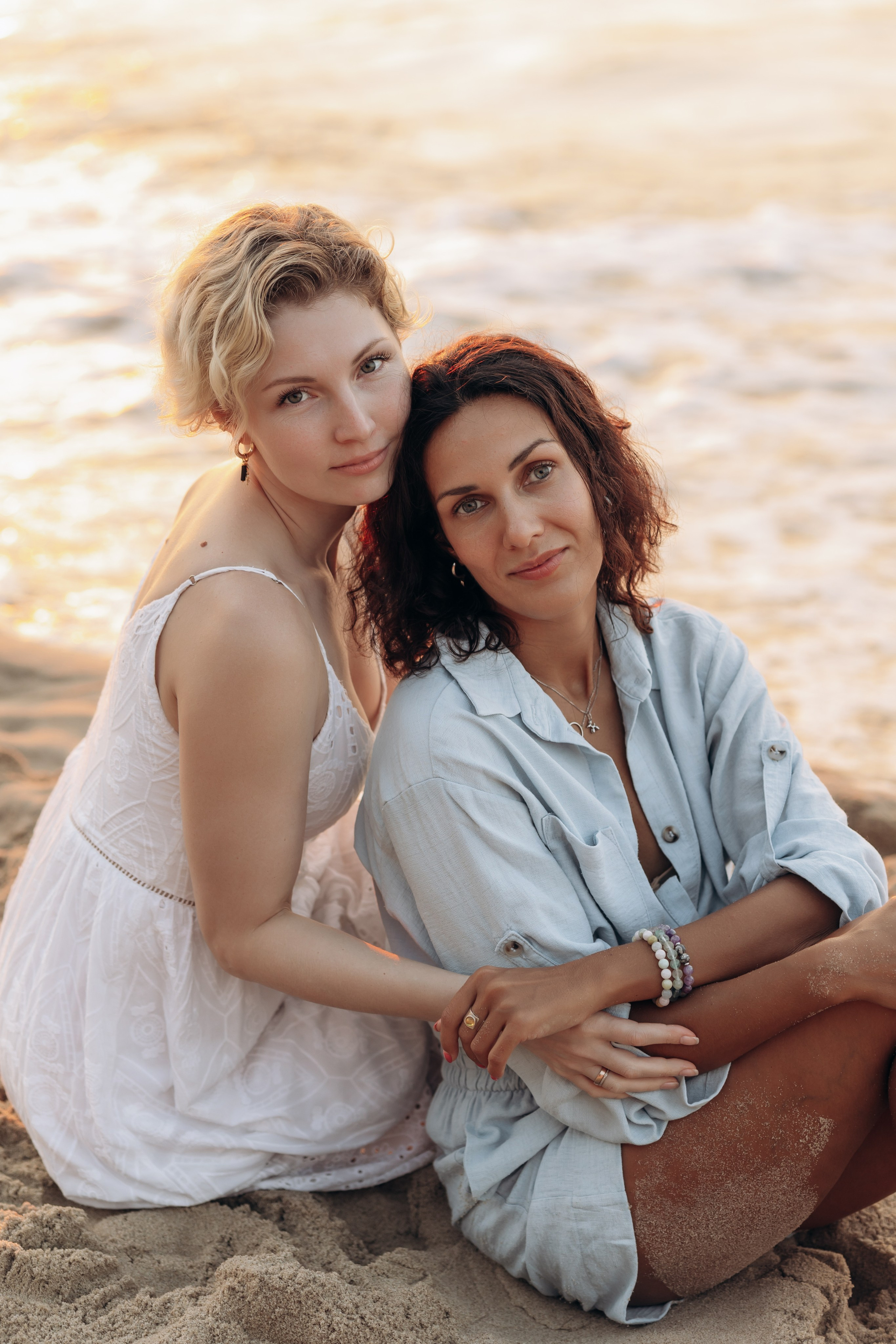 Подруги Пионеский Сосновый бор закат. Фотограф в Калининграде свадебная фотография, репортажная, фотосессии