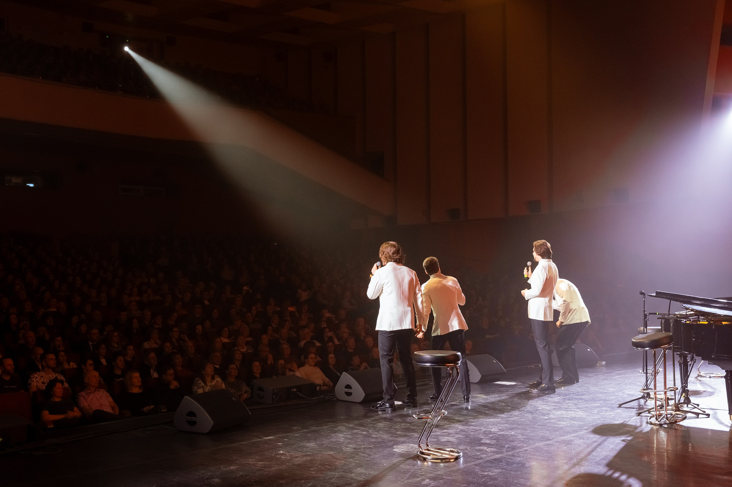 Видео и фотосъёмка концертов. Свадебный, семейный видеограф и фотограф в Екатеринбурге Николай Рыков