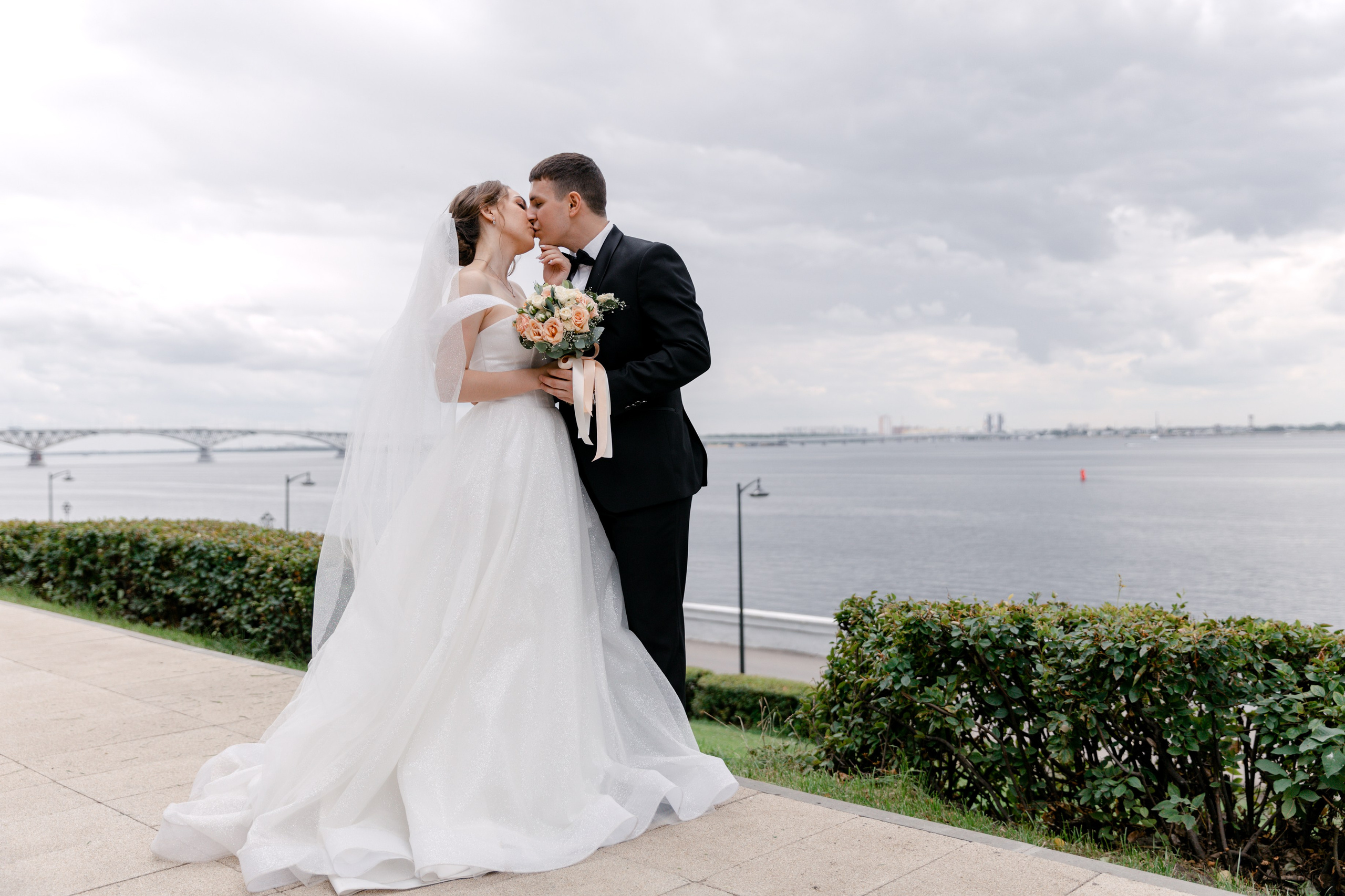 Свадебная прогулка. Камилла — свадебный и женский фотограф в Саратове