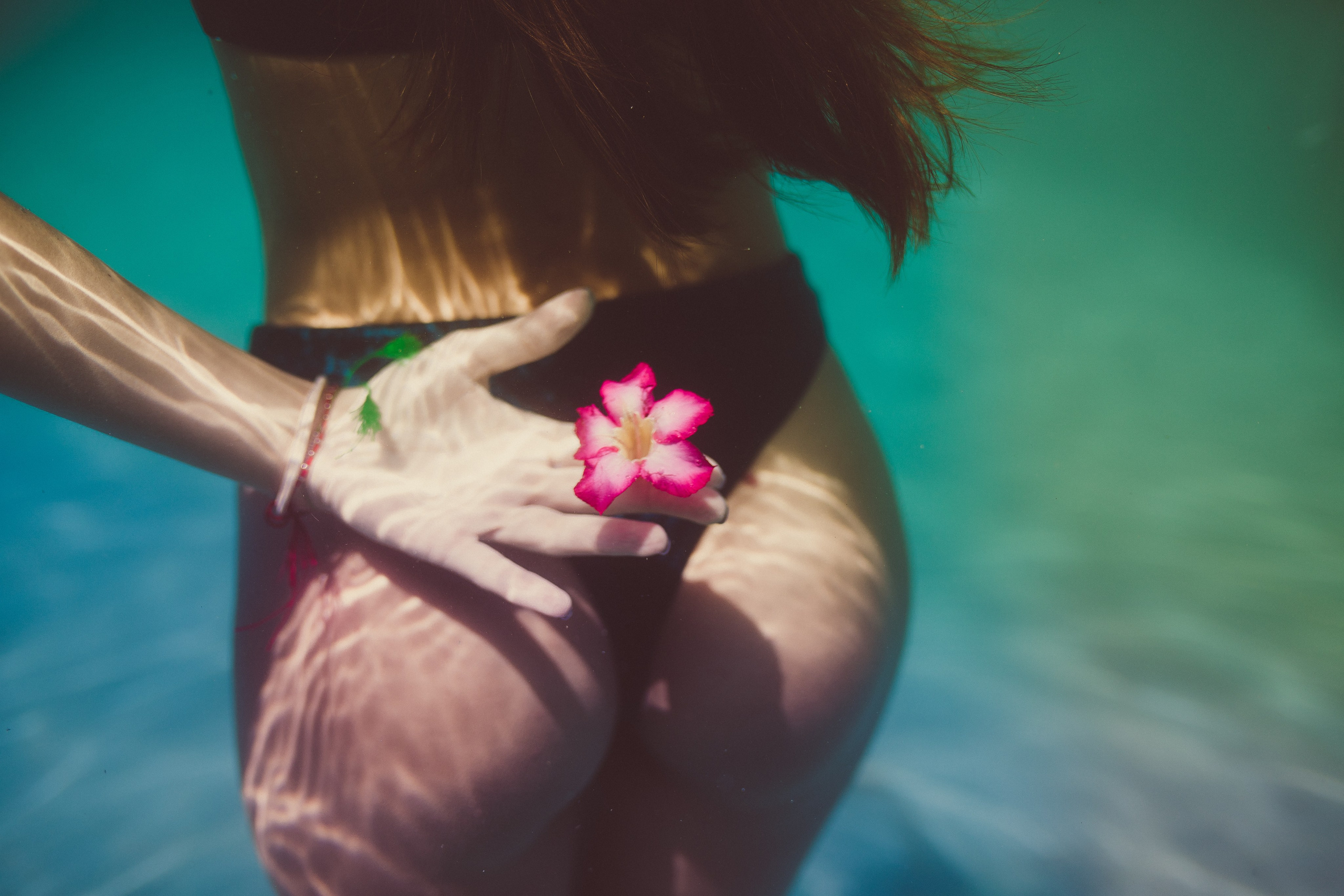 Фотосесии в Бассейне 18+. Лайфстайл Фотограф и Профессиональный Водный Фотограф в Москве