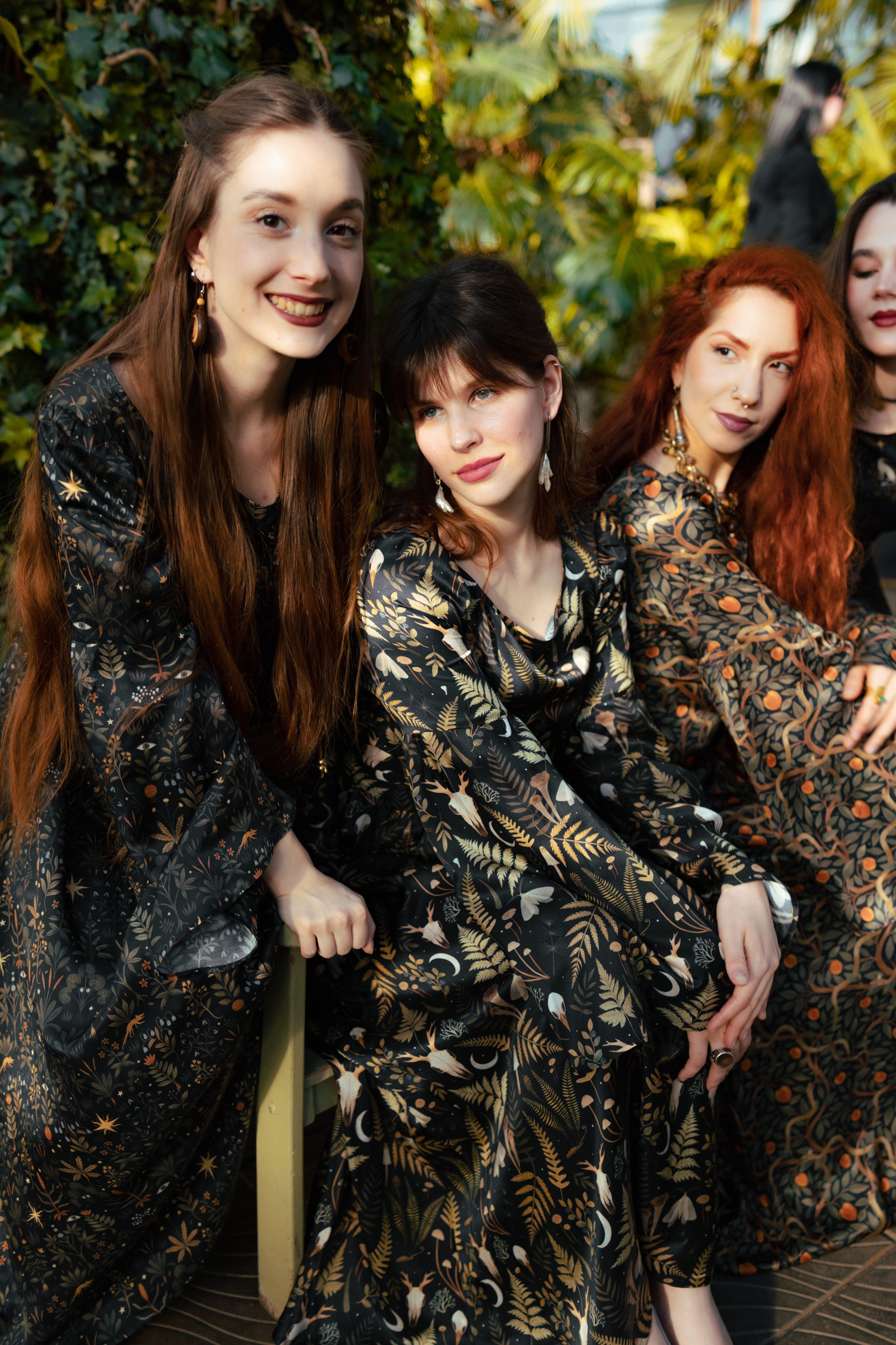 Съемка шёлковых платьев для PlantMyBones