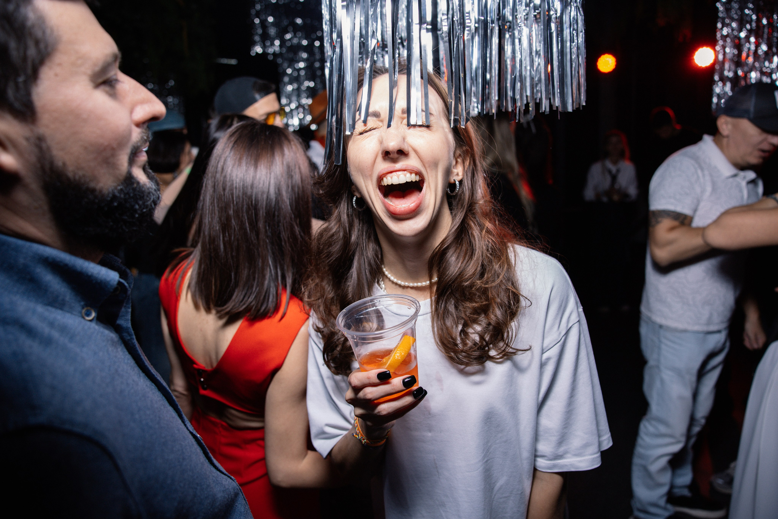 Соседи, Тусец. Фотограф Эдуарда Титанян