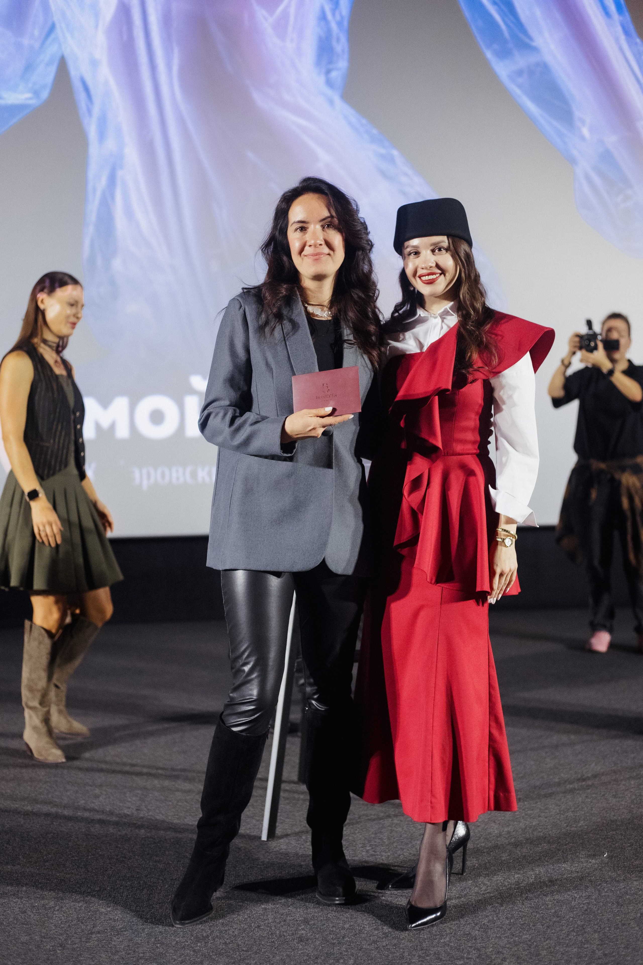 ФЭШН КОНФА. СВОИ. ФОТООТЧЕТЫ-СОБЫТИЯ-МЕСТА