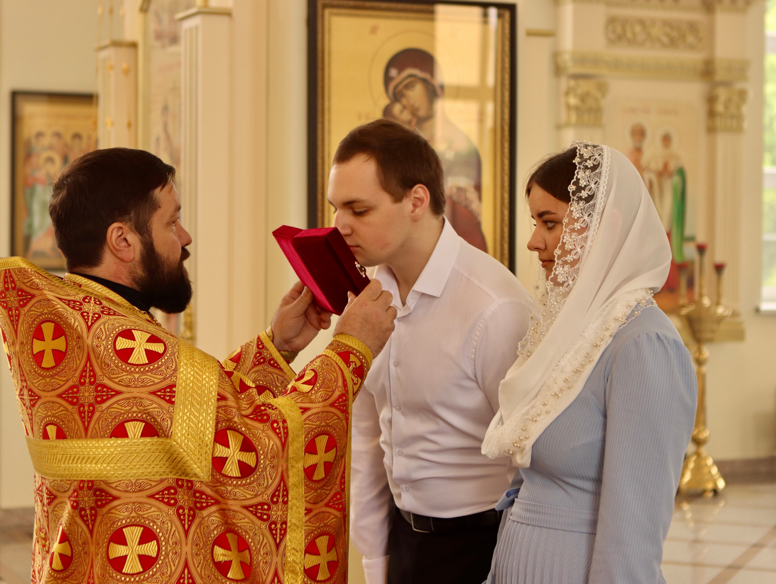 Екатерина и Александр — таинство венчание. Фотограф в Курске Смирнов Евгений