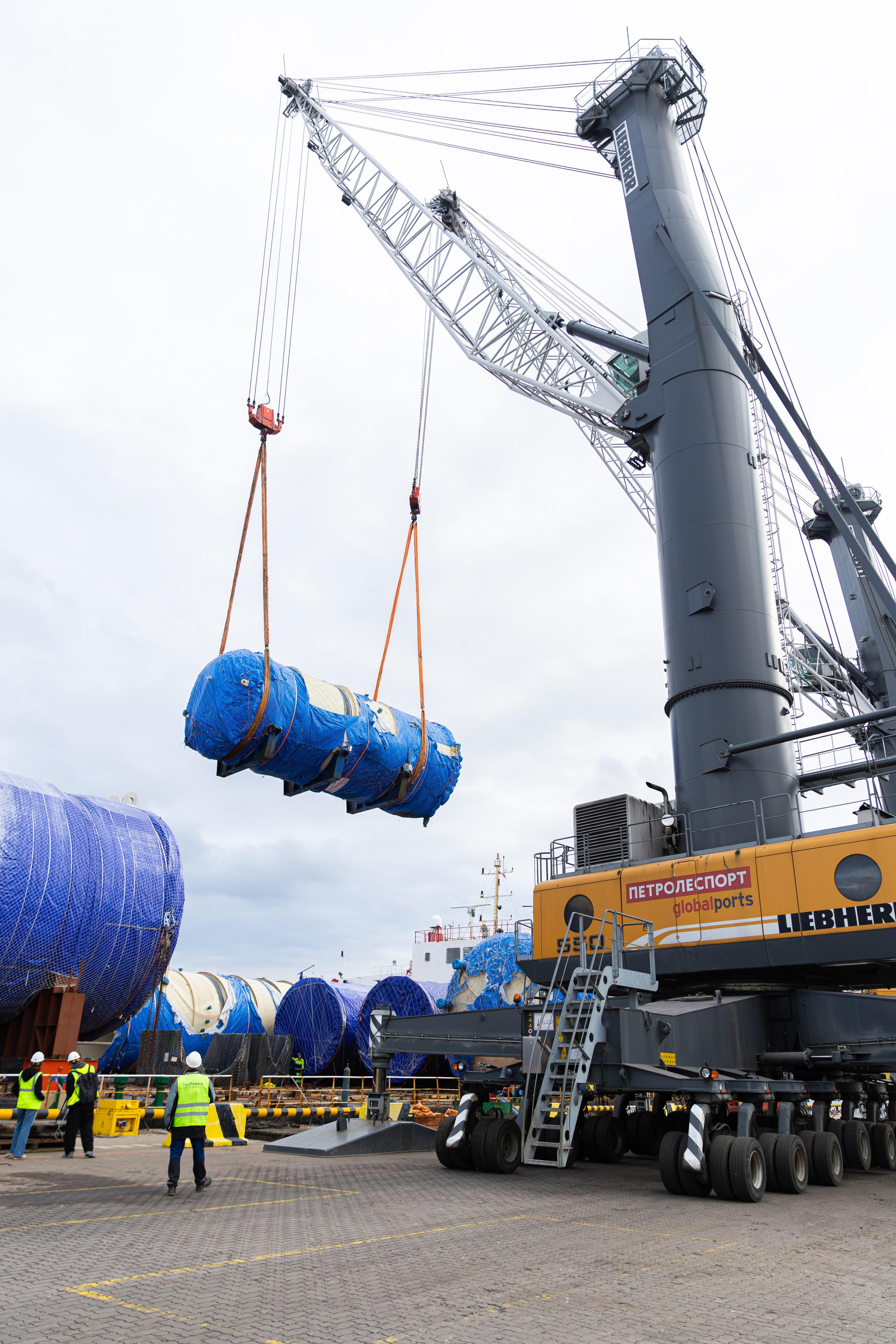 Разгрузка в порту. Снимаю съемки