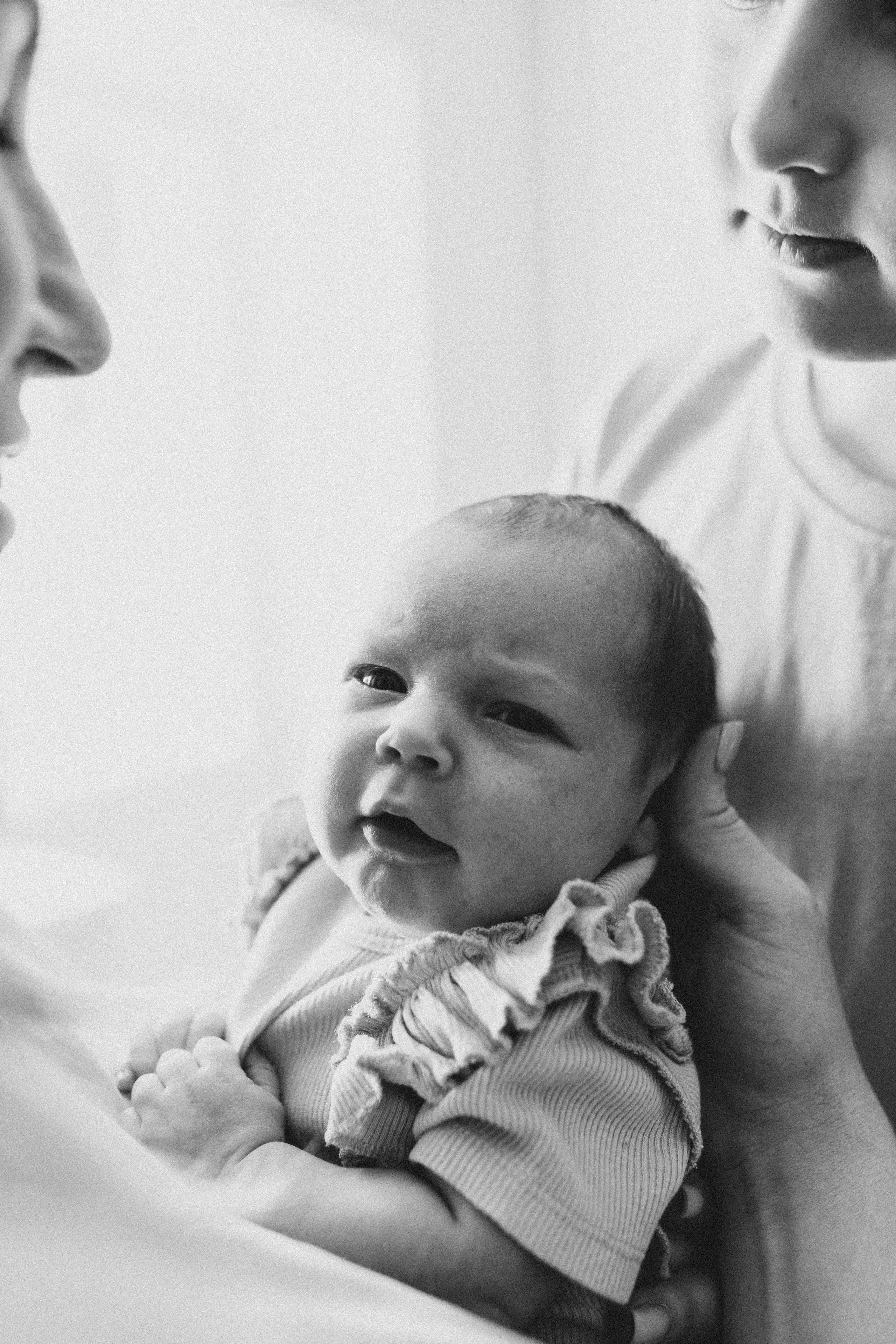 Домашняя лайфстайл фотосессия для малышки Валерии. Фотограф новорожденных в г. Барнаул Ренпенинг Катерина