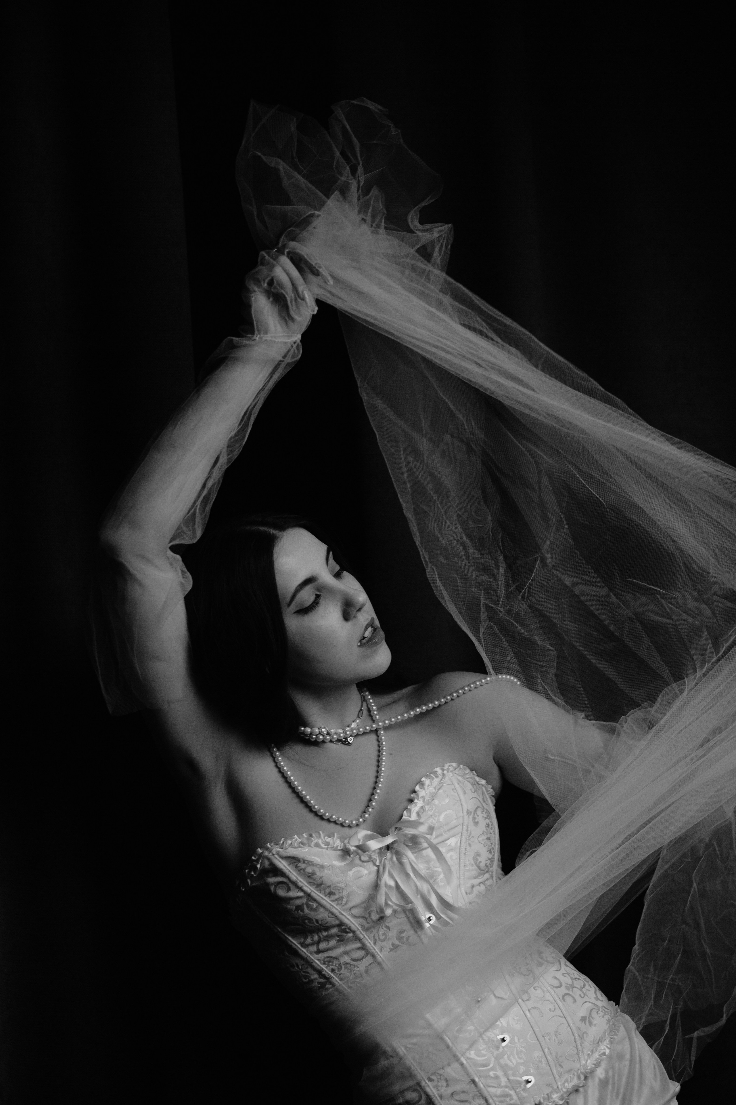 Танцуй. Сюрреализм. Чувственность. Арт-фотограф Крис Л. в Тобольске: портрет, семейные, свадьбы