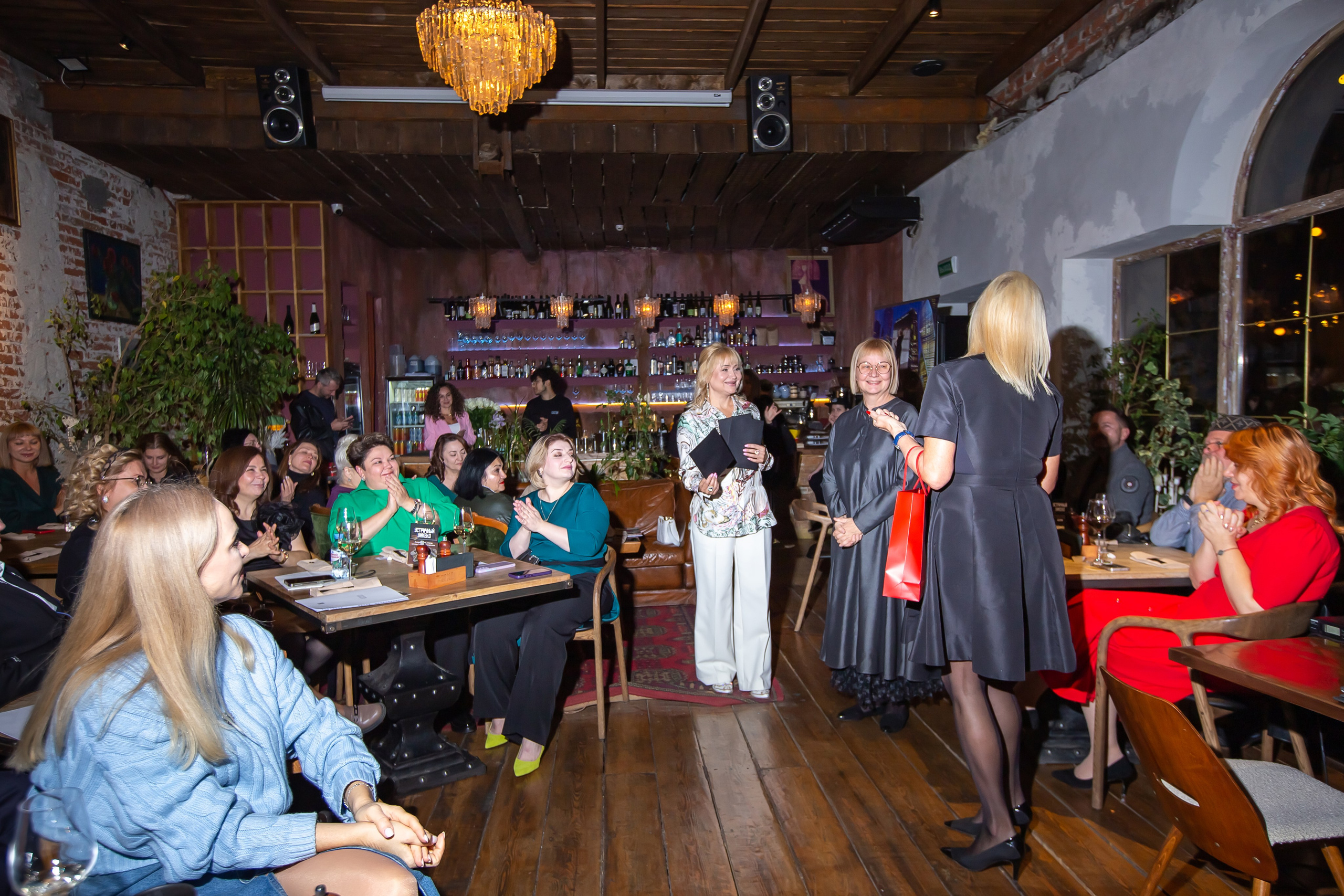 Клуб «Горожане». Свадебный фотограф Анастасия Багдасарян