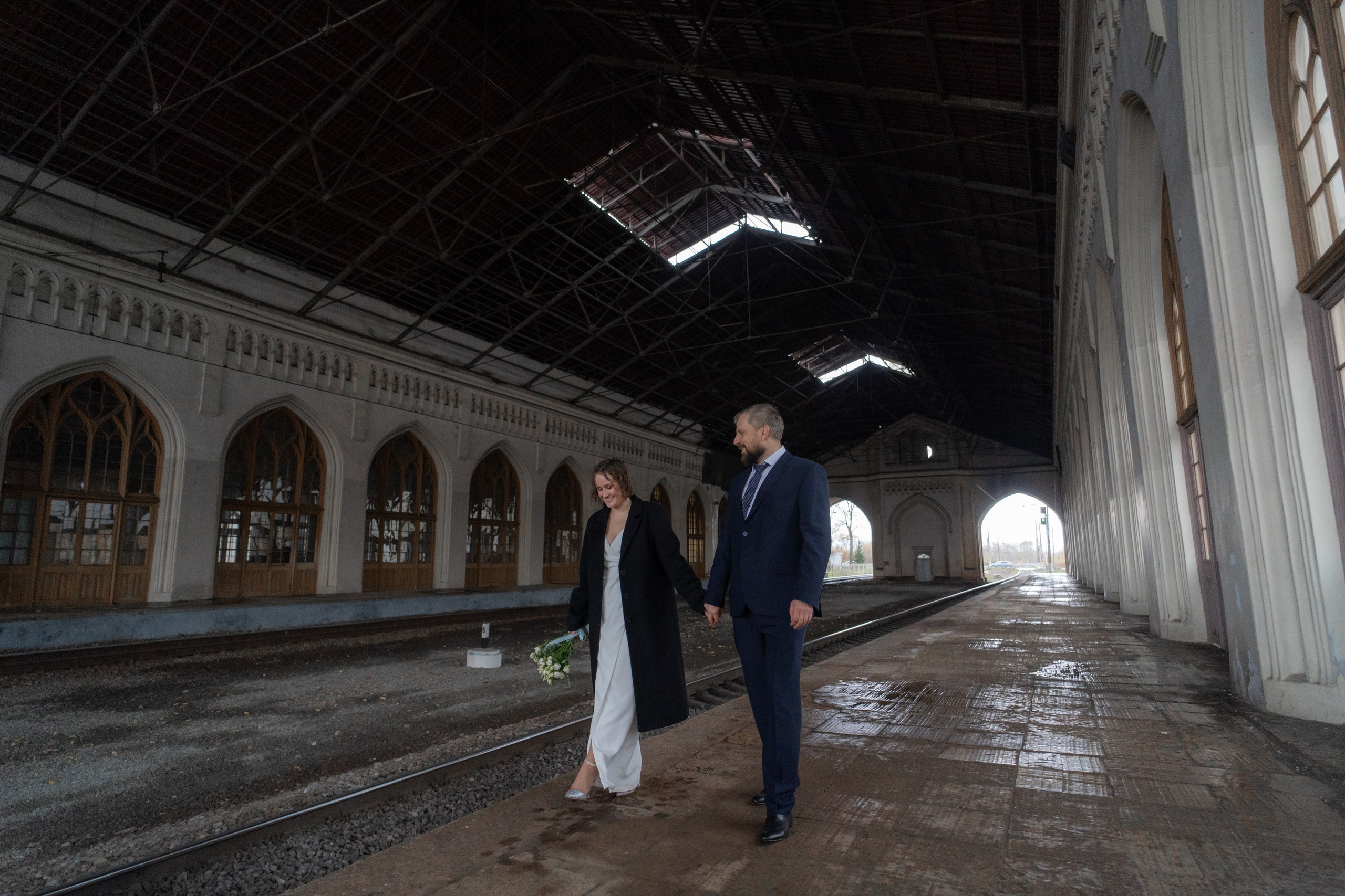 Красивые места для свадебной фотосессии летом в Санкт-Петербурге. Свадебный фотограф Александр Невский в Санкт-Петербурге