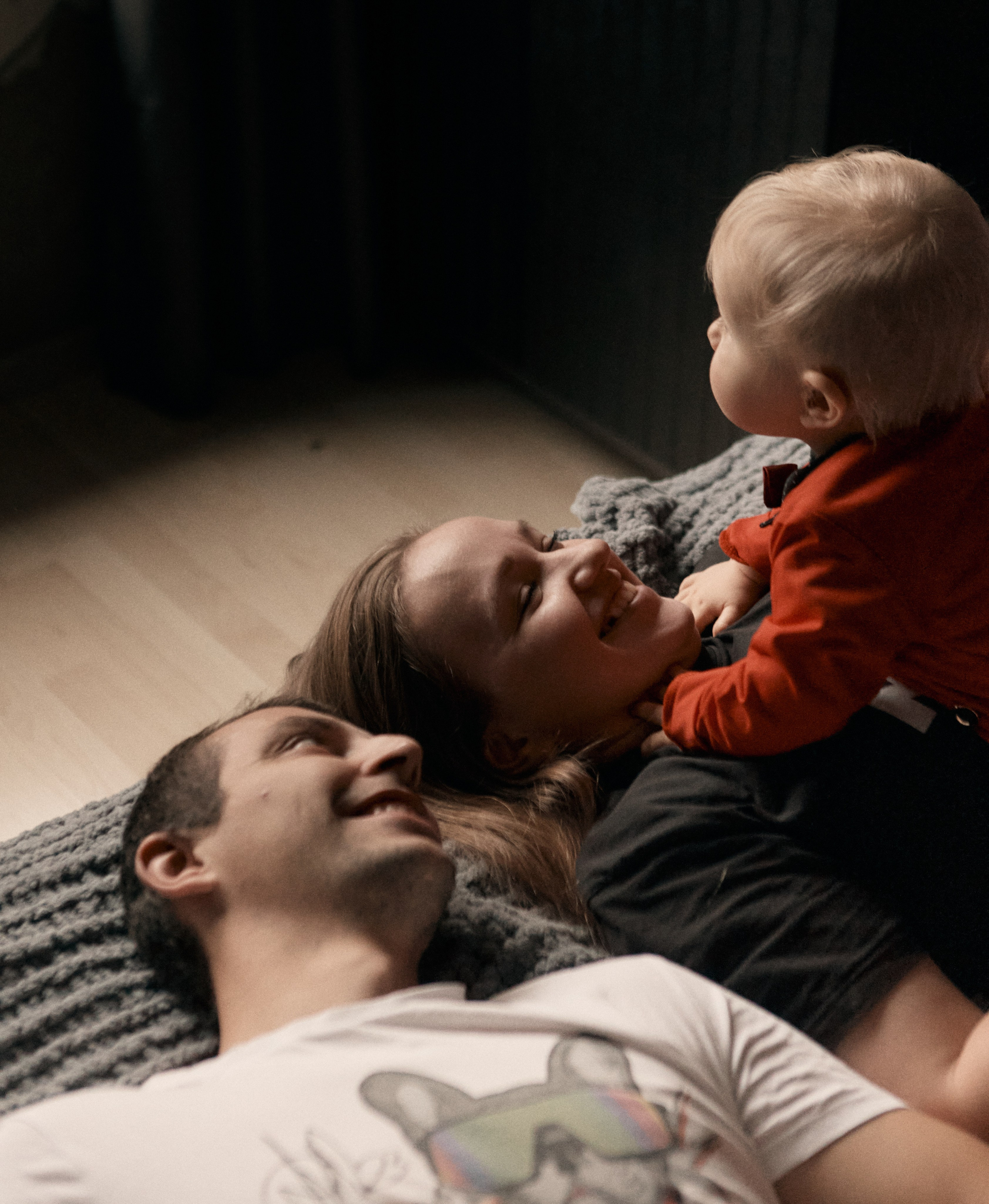 Семейная фотосессия дома и на прогулке в Москве