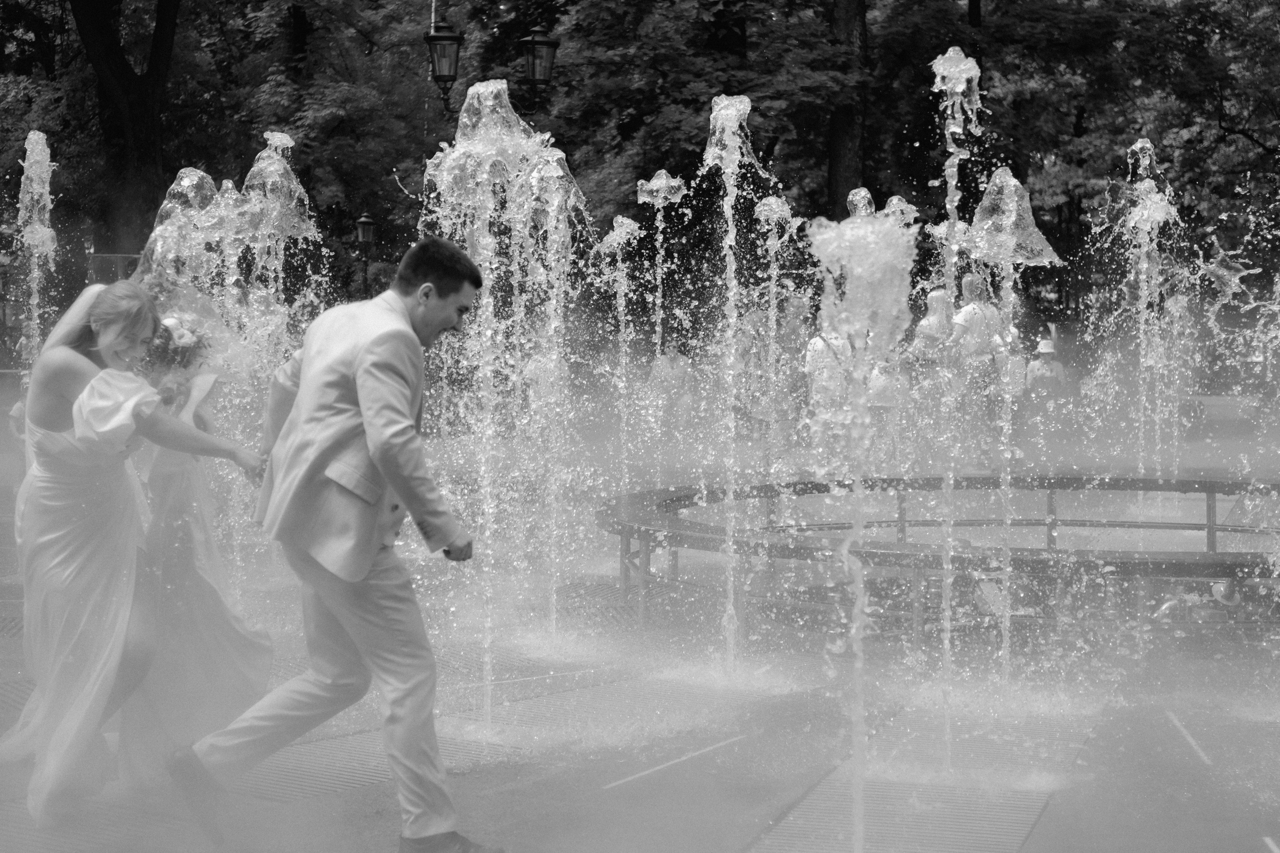Побежали через фонтан?. Фотограф Москва, Смоленск