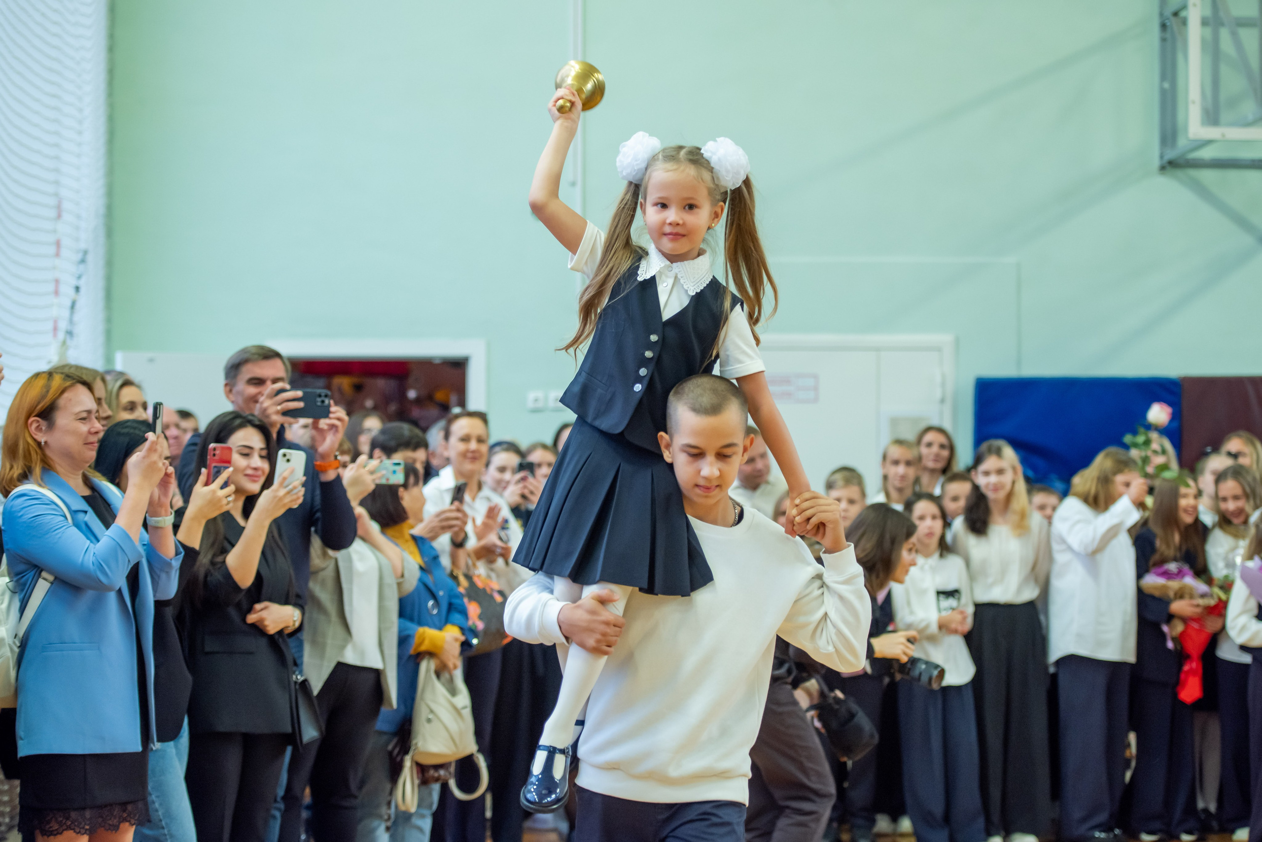 1 сентября «Новая школа». Выпускные альбомы в Севастополе, Крыму и Екатеринбурге