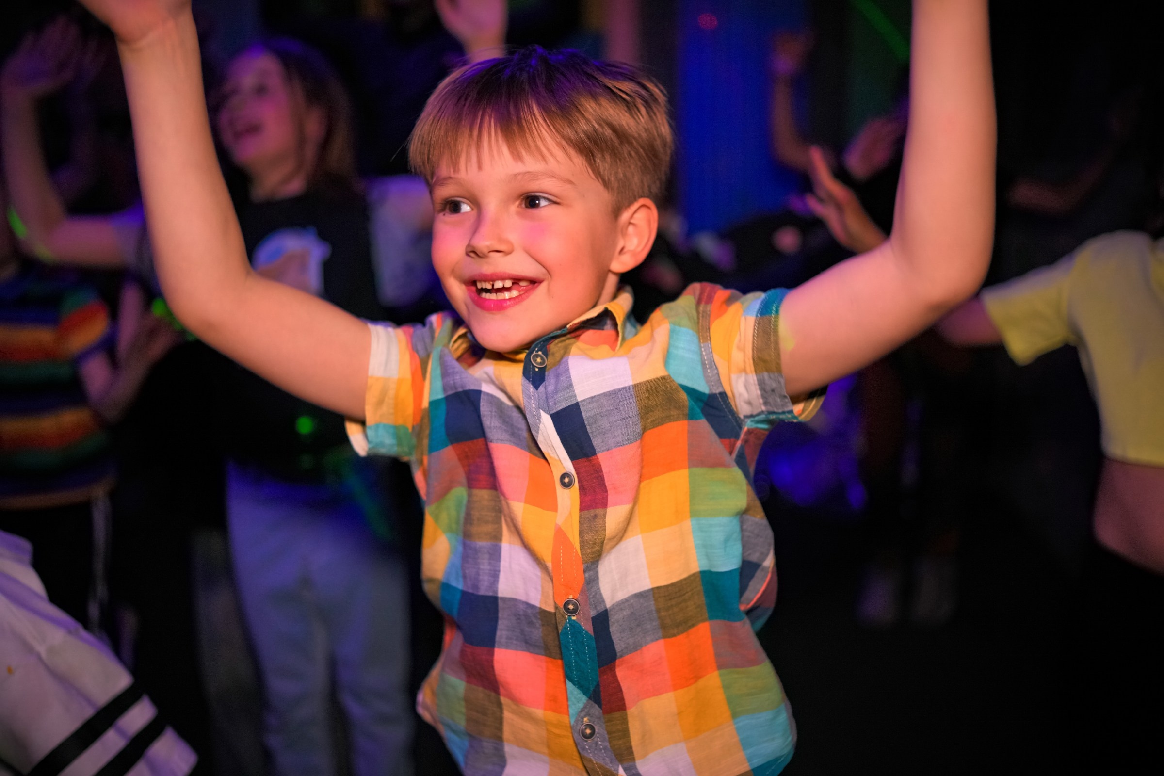 Праздничная съёмка дня рождения ребёнка в Москве, клуб FastUMgame