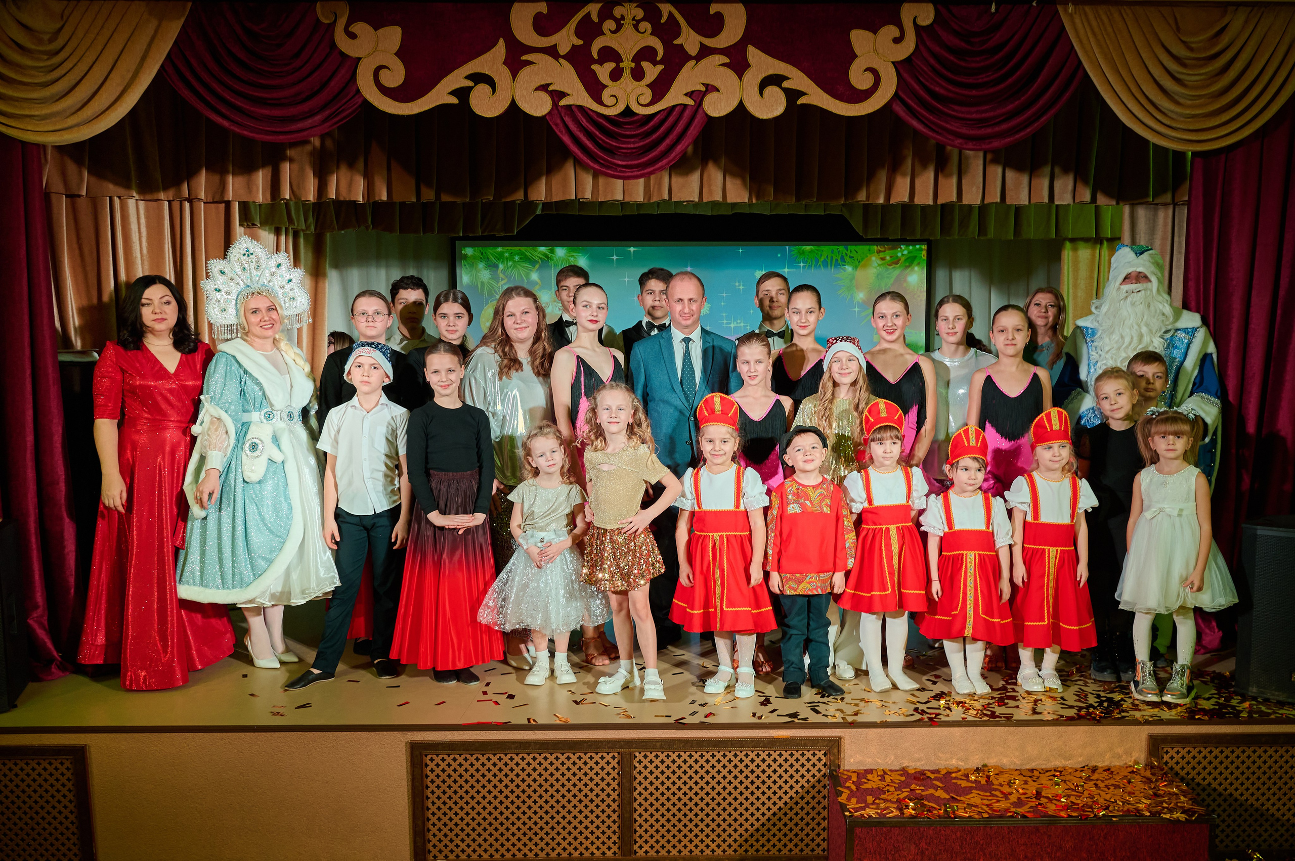 НОвогодний концерт. дк Виноградный. Жизнь курорта Кабардинка в фотографиях