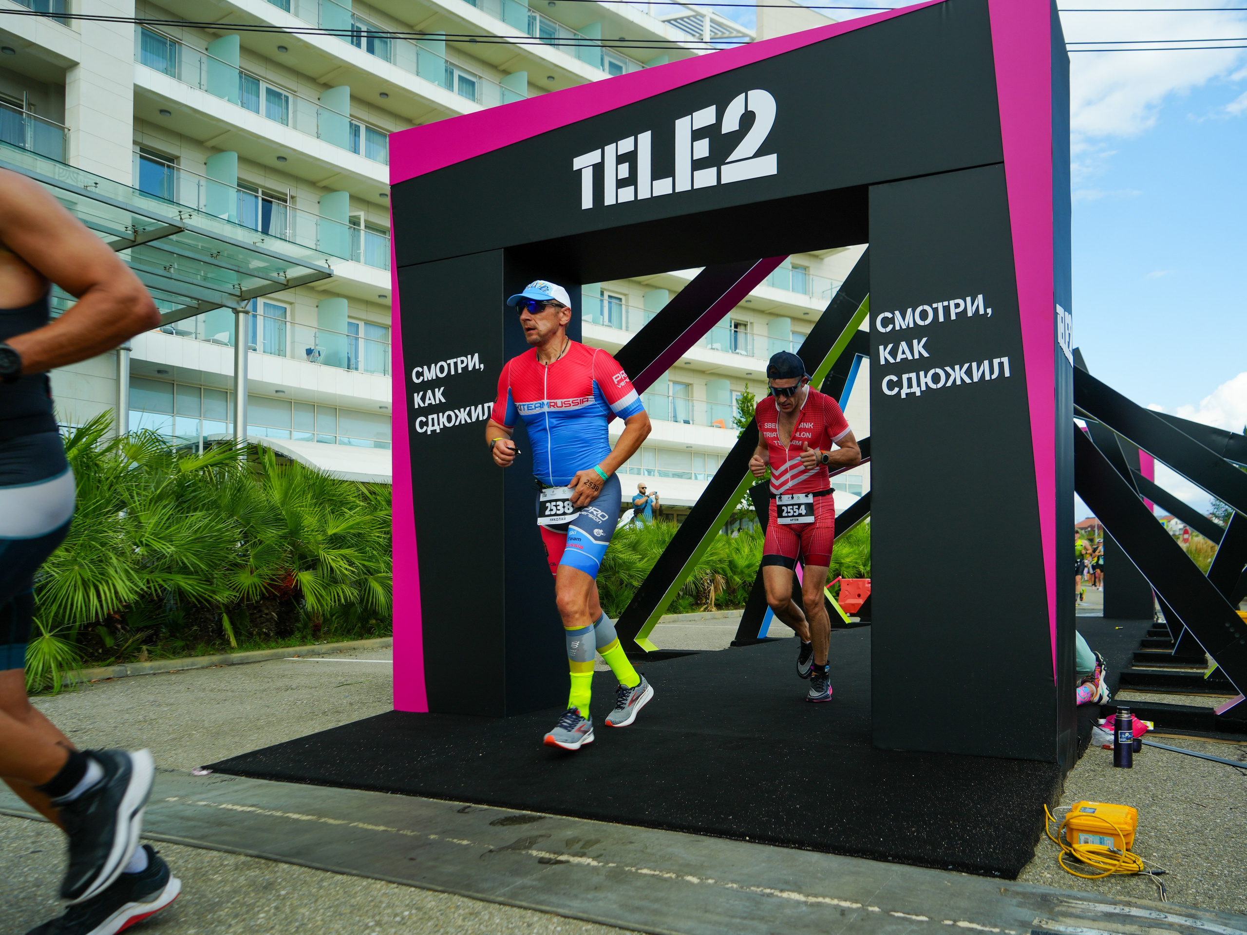 Фотоотчет партнерской интеграции для компании TELE2 на фестивале Ironstar. Репортажный фотограф в Красной Поляне и Сочи Павлюченко Екатерина