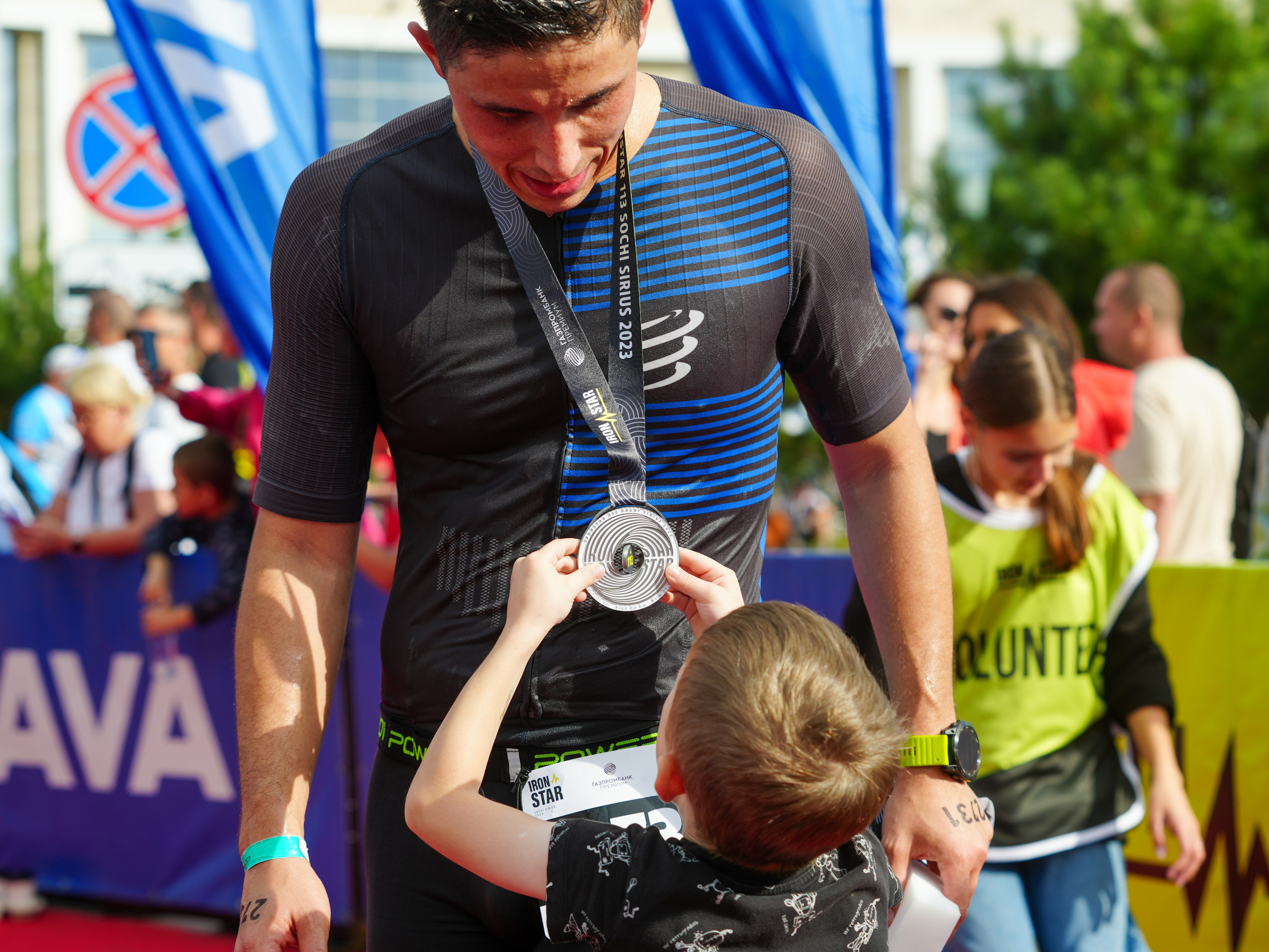 Фотоотчет партнерской интеграции для компании TELE2 на фестивале Ironstar. Репортажный фотограф в Красной Поляне и Сочи Павлюченко Екатерина