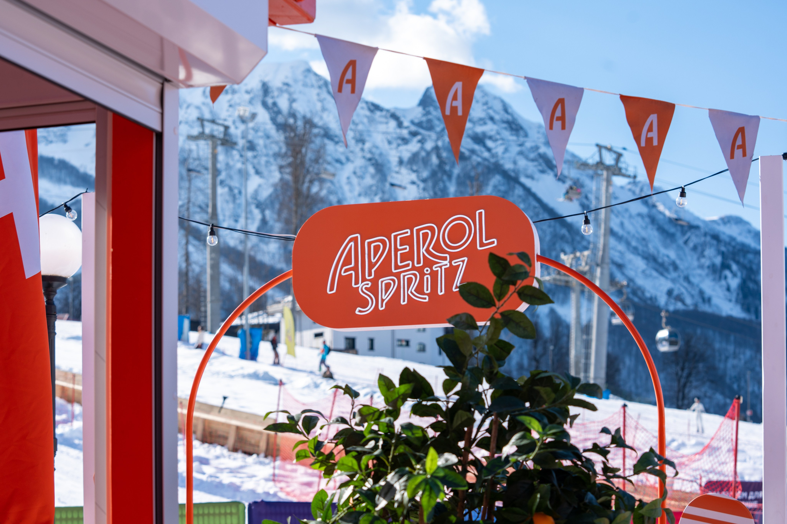 Фотоотчет партнерской интеграции Aperol Spritz на Роза Фест 2025. Репортажный фотограф в Красной Поляне и Сочи Павлюченко Екатерина