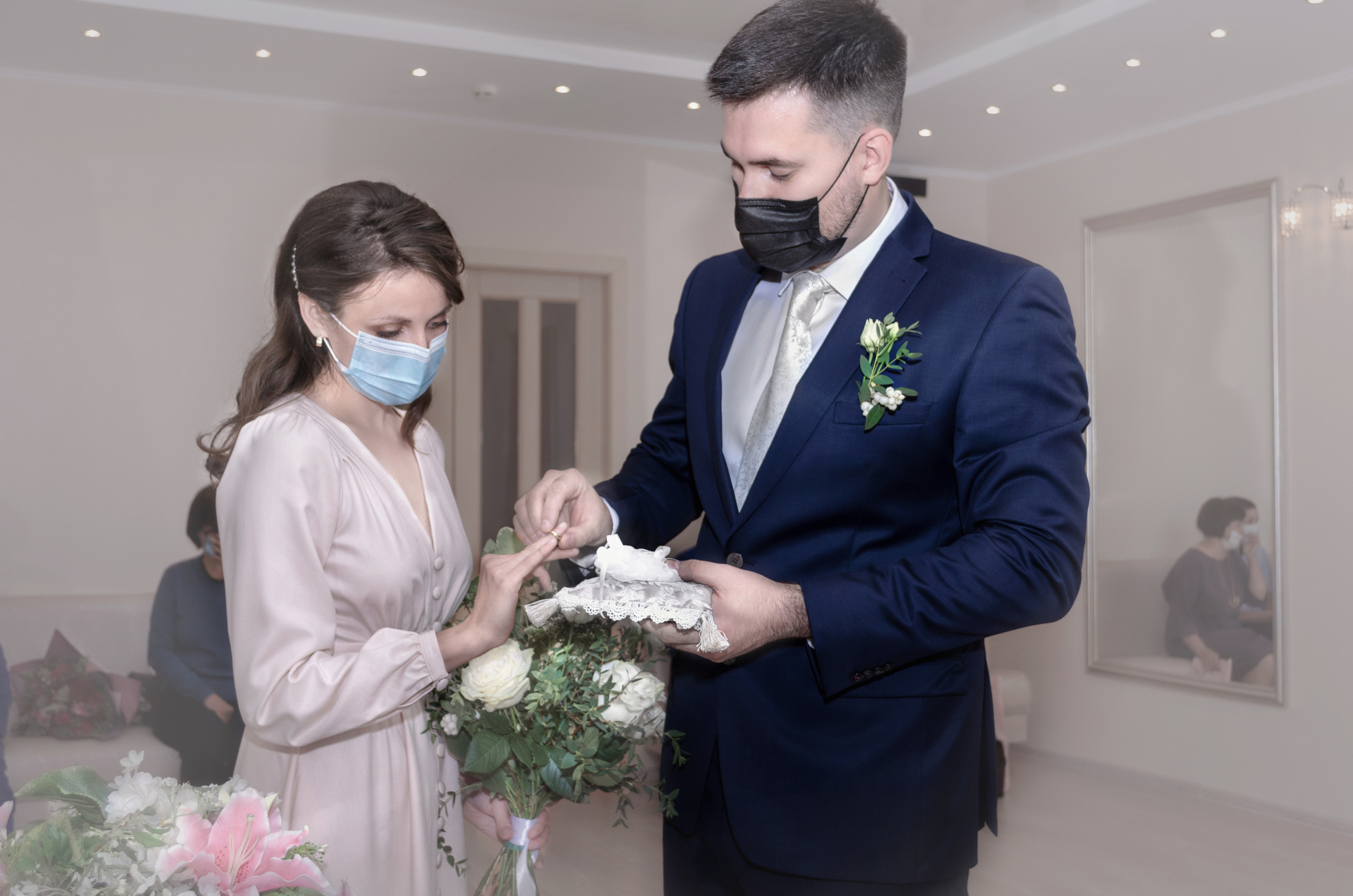 Свадебная съёмка в ЗАГСе и студии. Фотографы для фотосессий в Новосибирске