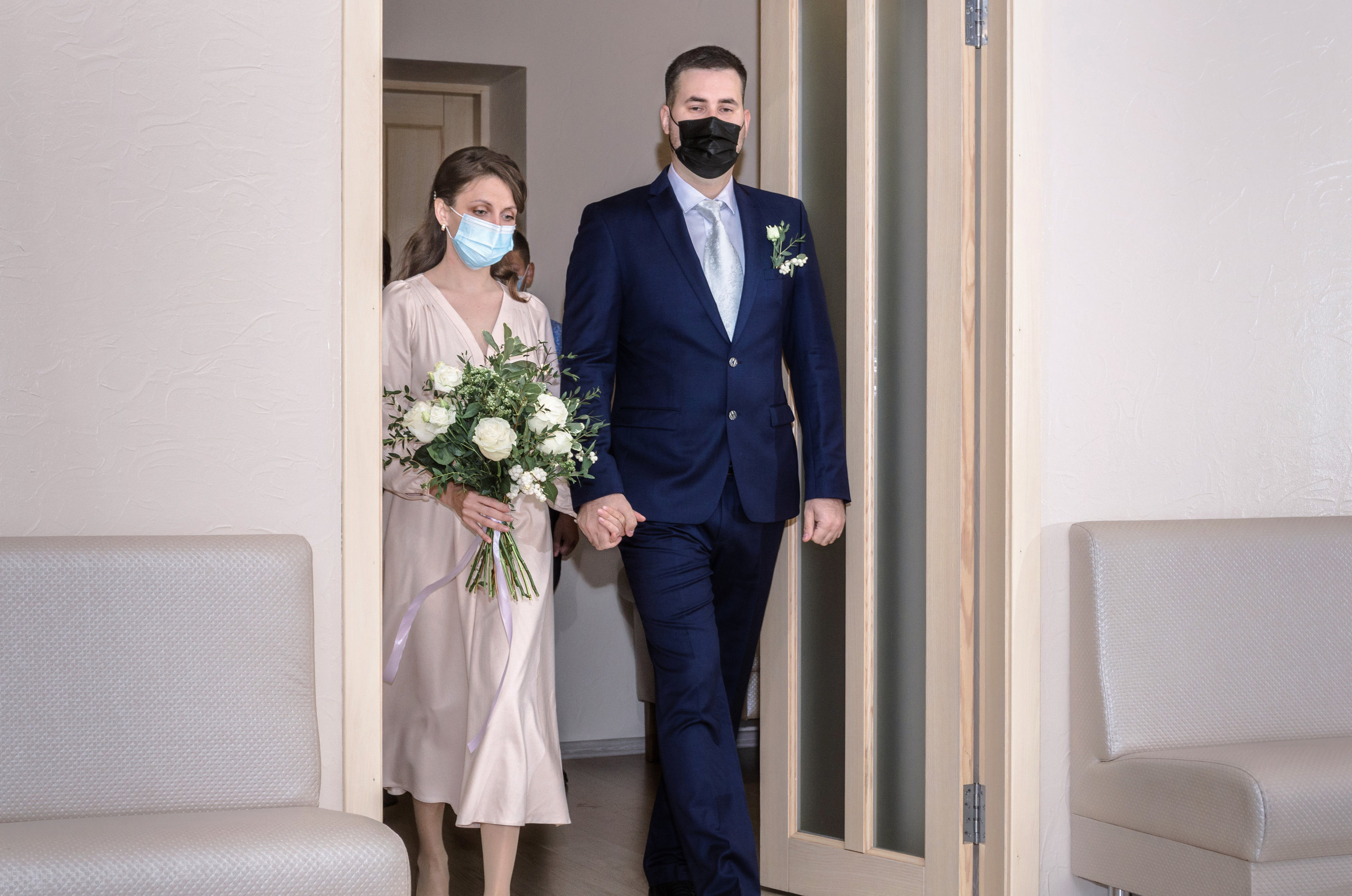 Свадебная съёмка в ЗАГСе и студии. Фотографы для фотосессий в Новосибирске