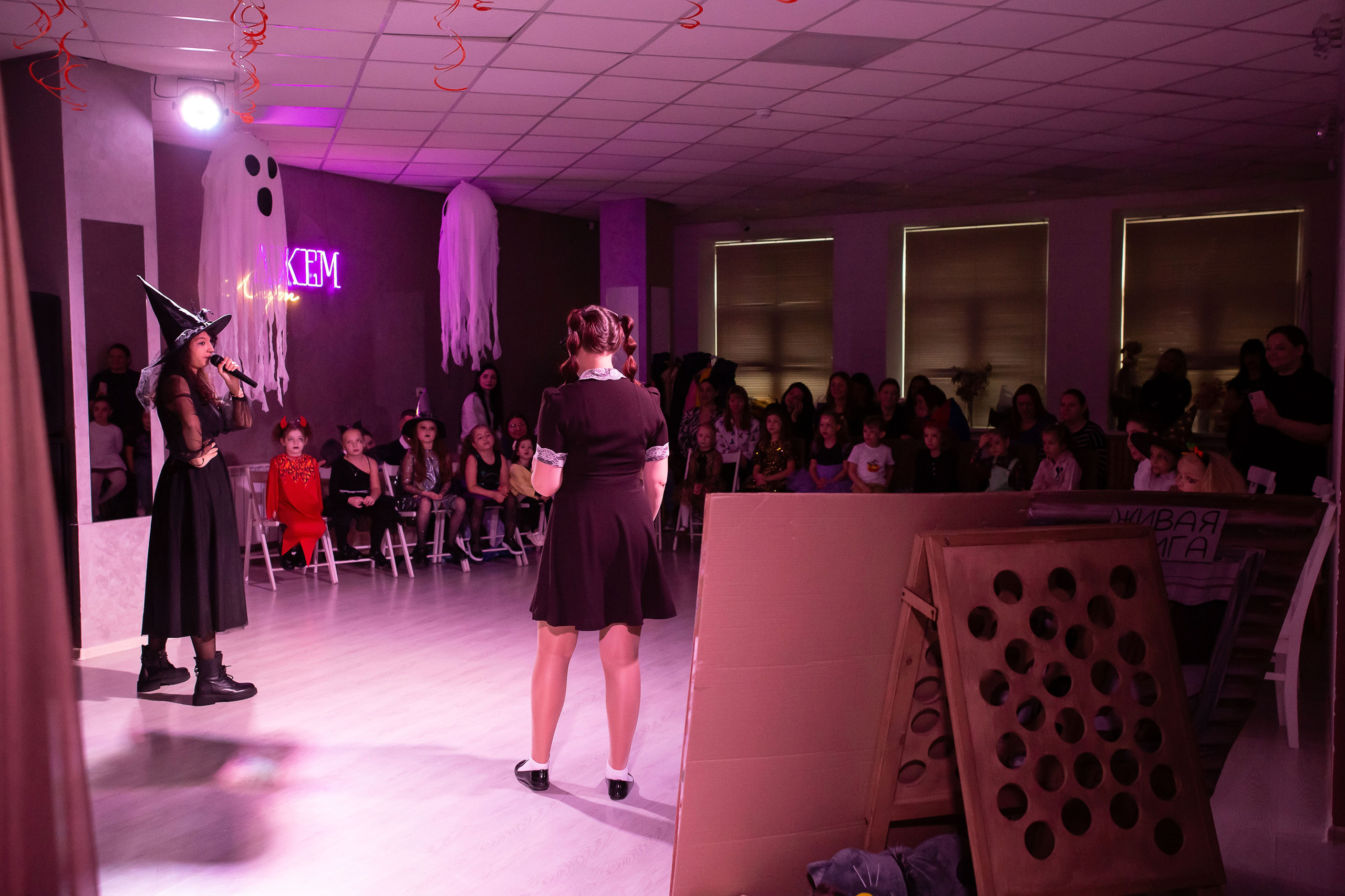 Верхом на помеле спектакль интерактивный. Семейный и детский фотограф Анна Петракова