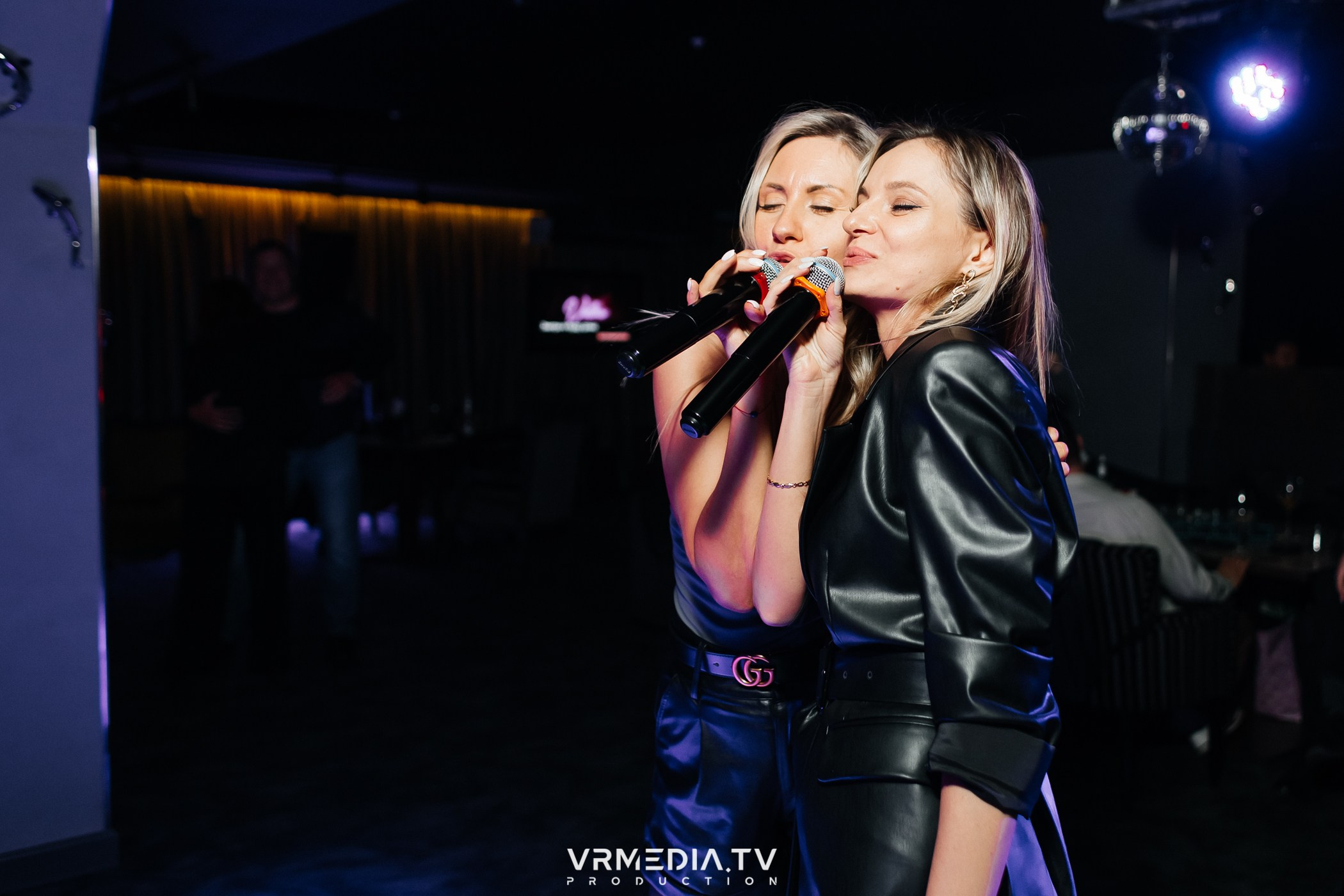 POP-STAR PARTY в караоке-баре «Volna»