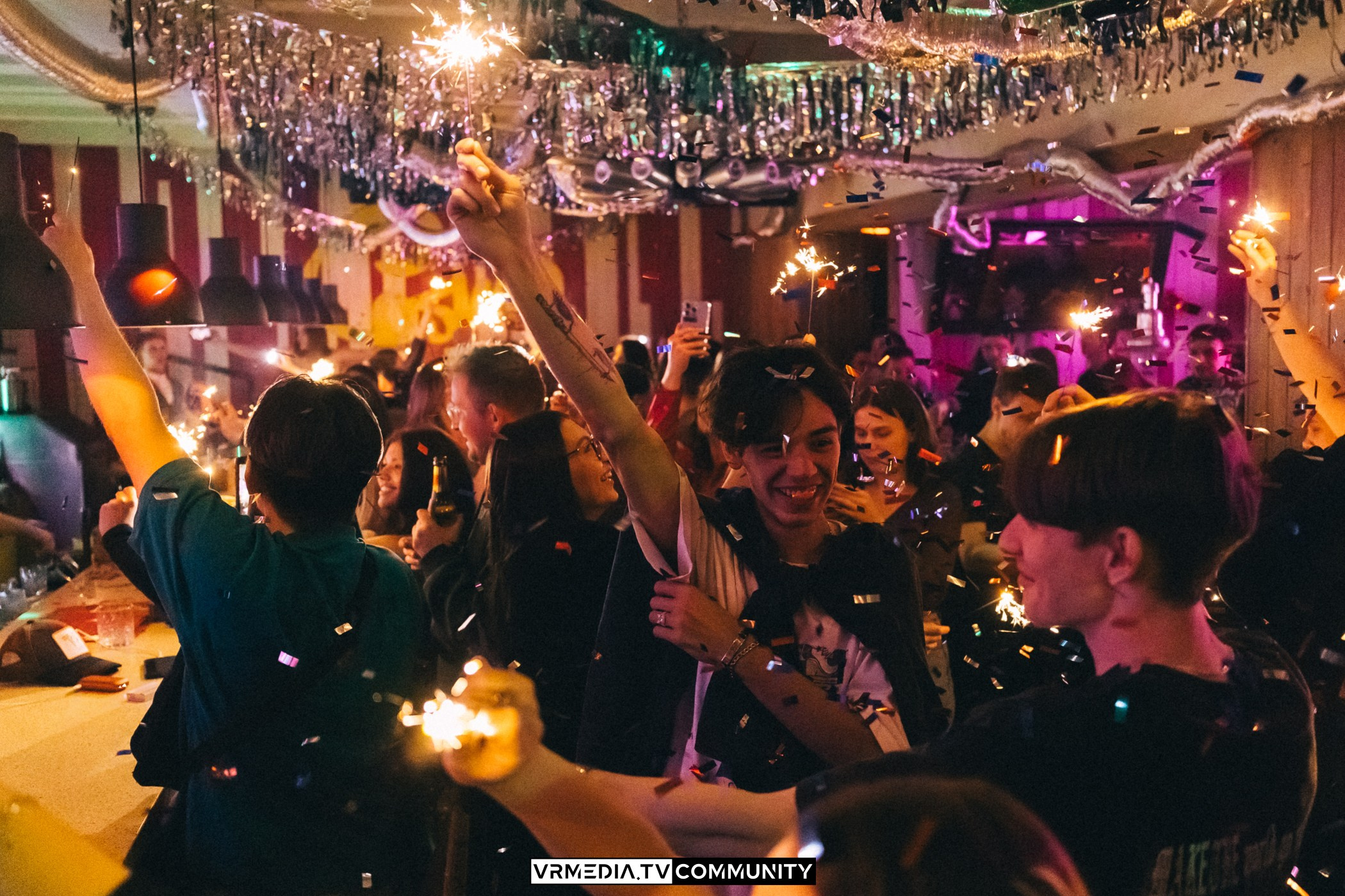 Бар «Cosmo»: Прощальная вечеринка