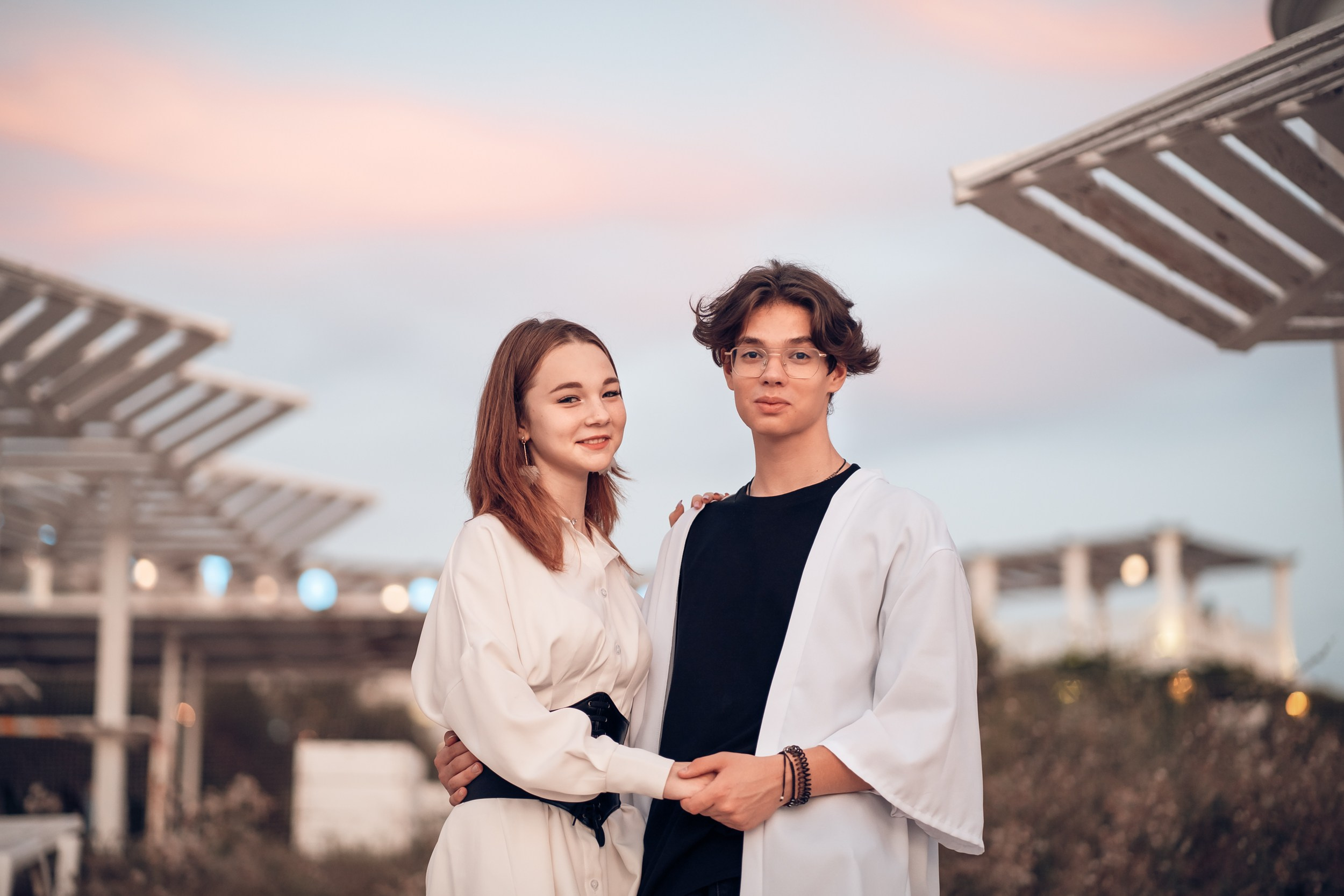 Романтическая фотоистория на закате пляжа Аквамарин. Церковный фотограф Севастополь