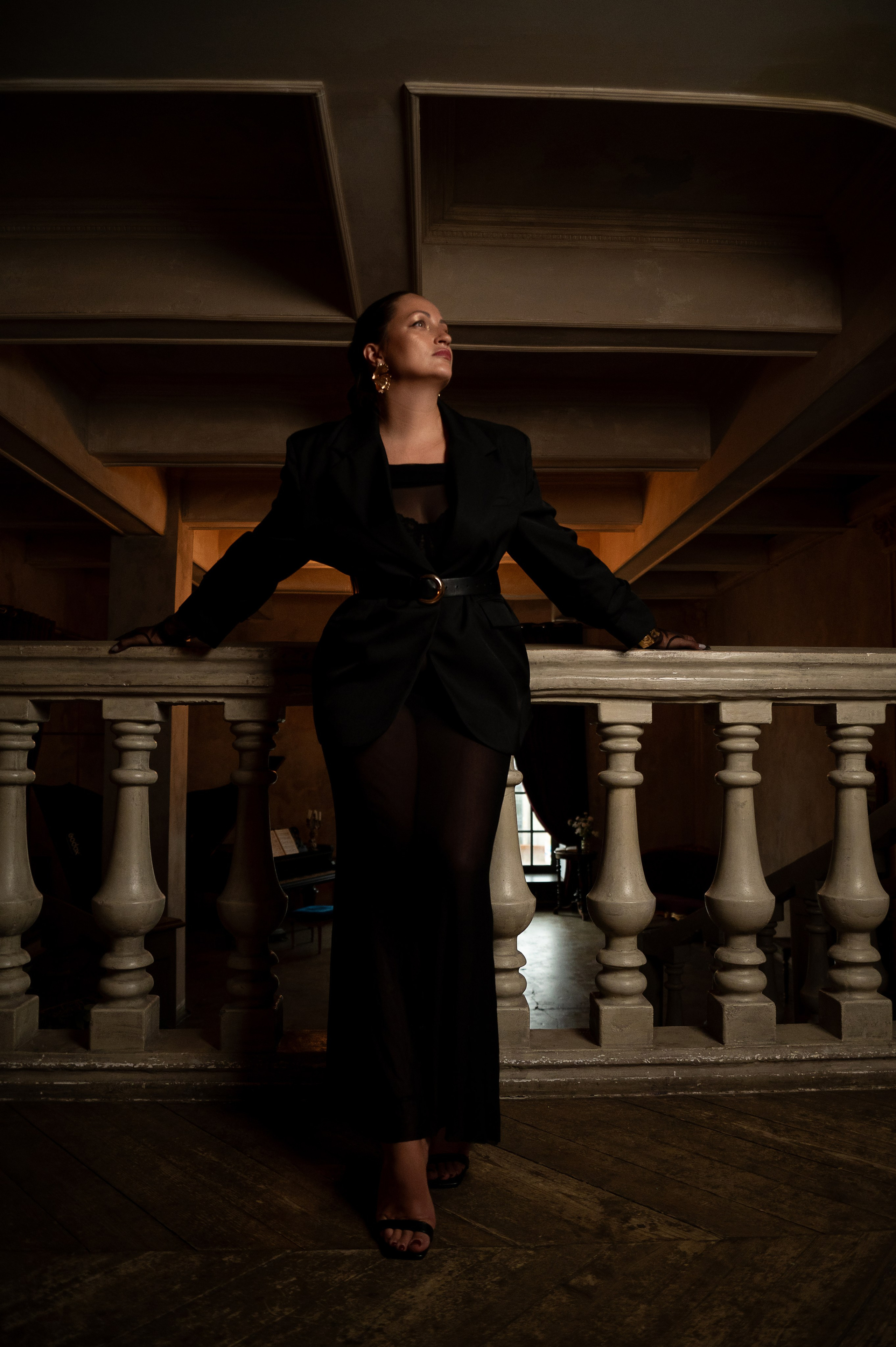 Стильная фотосессия в винтажном зале Питера. Женский фотограф Санкт-Петербург Александра Колий