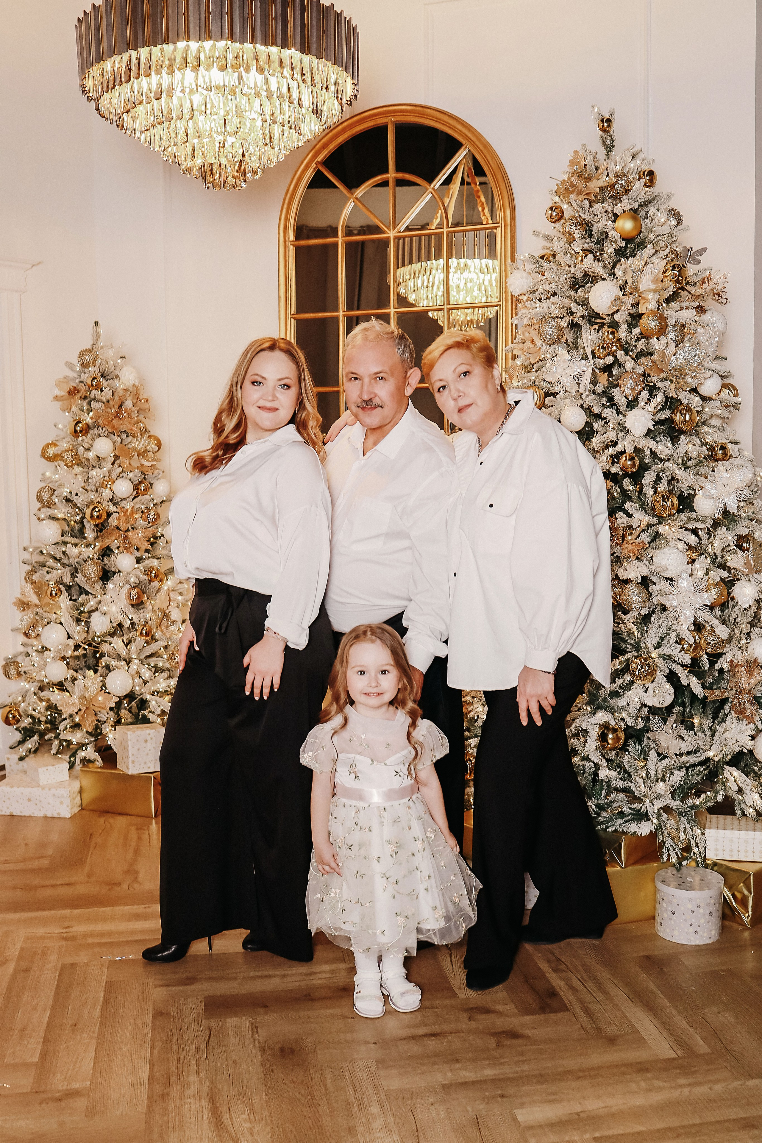 Студии Blanca. Семейная Новогодняя фотосессия. Иванова Ирина Свадебный и семейный фотограф г. Уфа