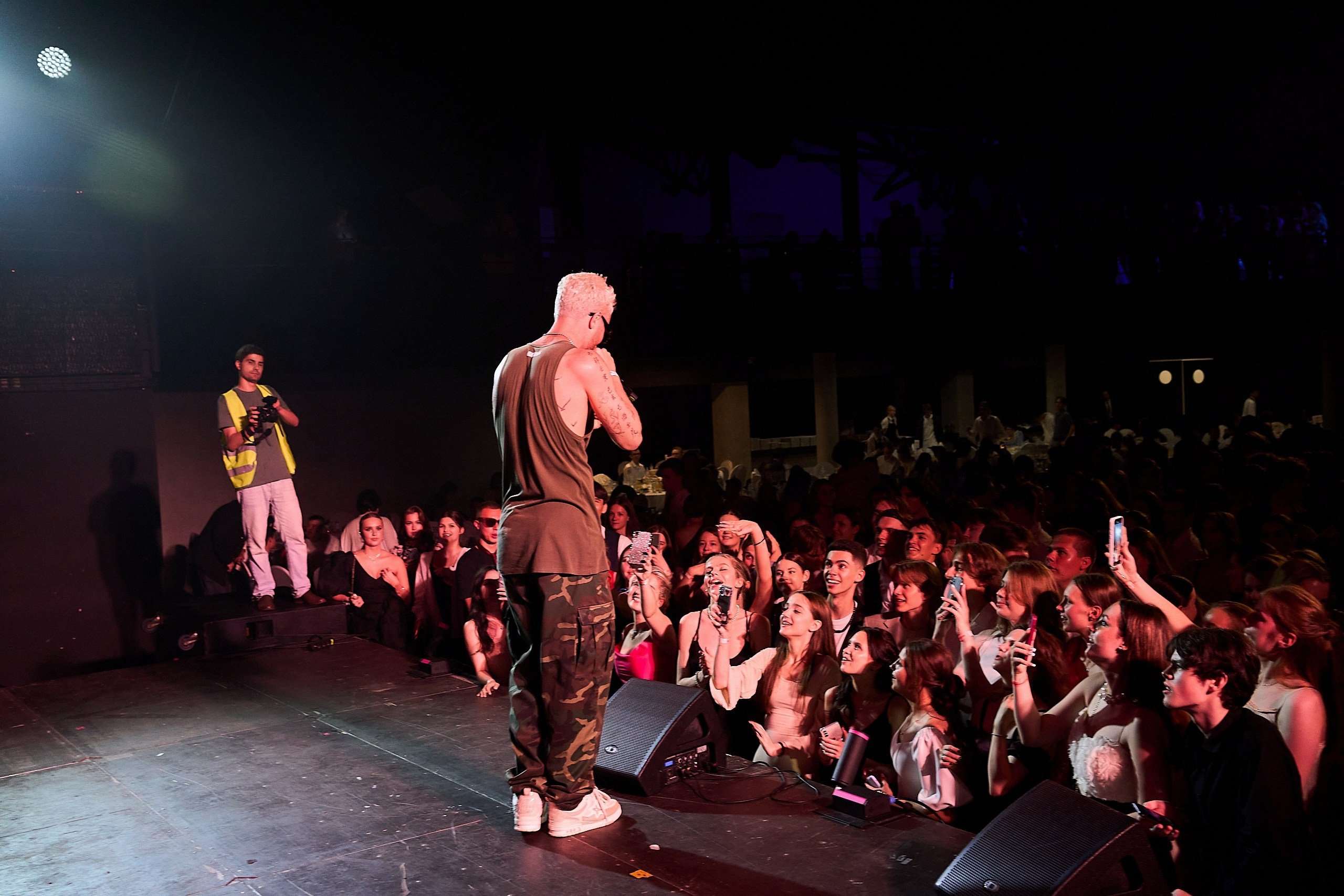 Выпускной 2024 концертный зал Академия ВТБ. Фотограф и Видеограф в Москве. Олег Корушев