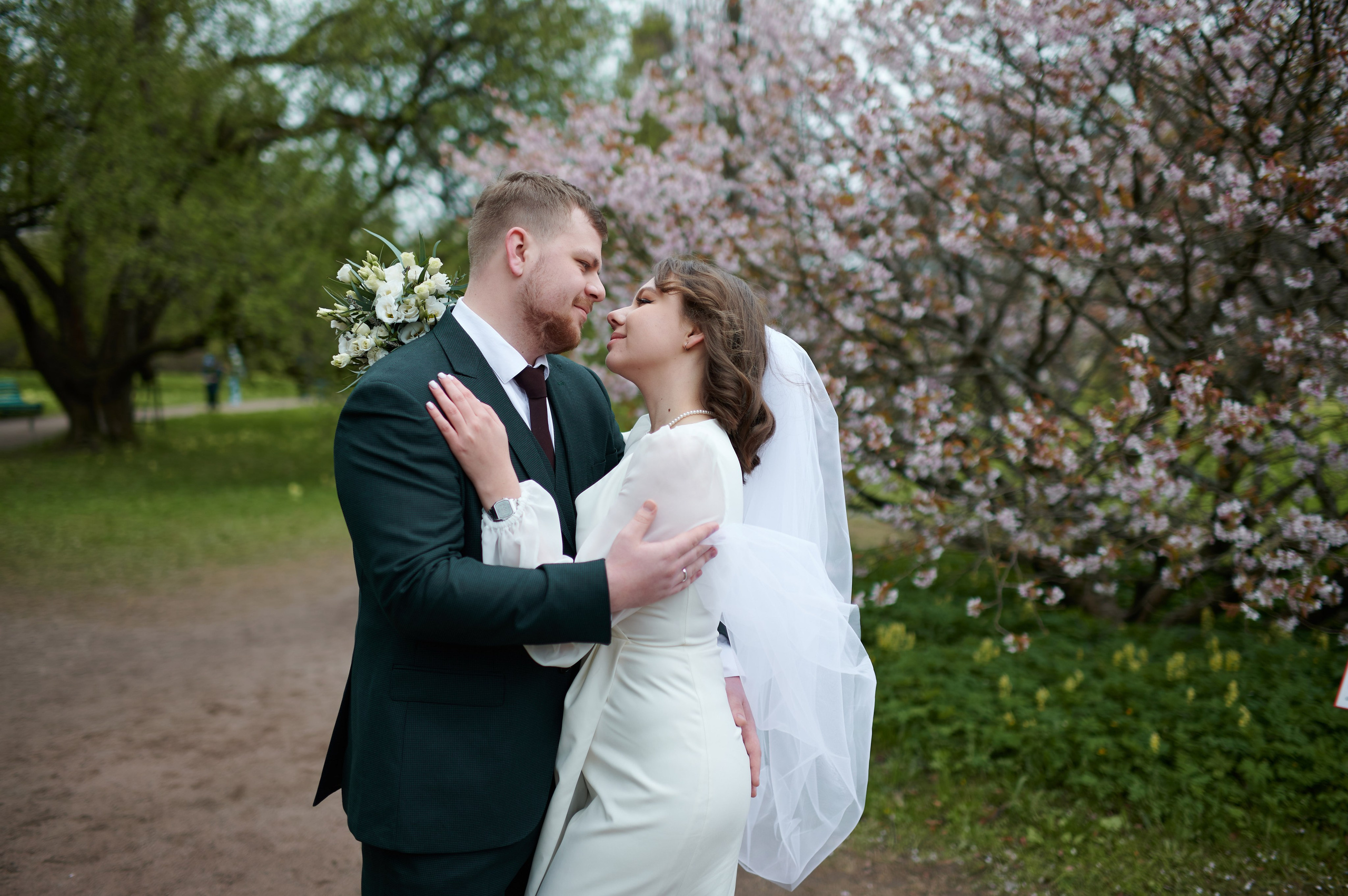 Ксения и Егор (фотосессия в ЗАГСе Петроградского района, Ботаническом саду с сакурой). Портретный, семейный и свадебный фотограф в Санкт-Петербурге и в Пушкине Ширяев Денис