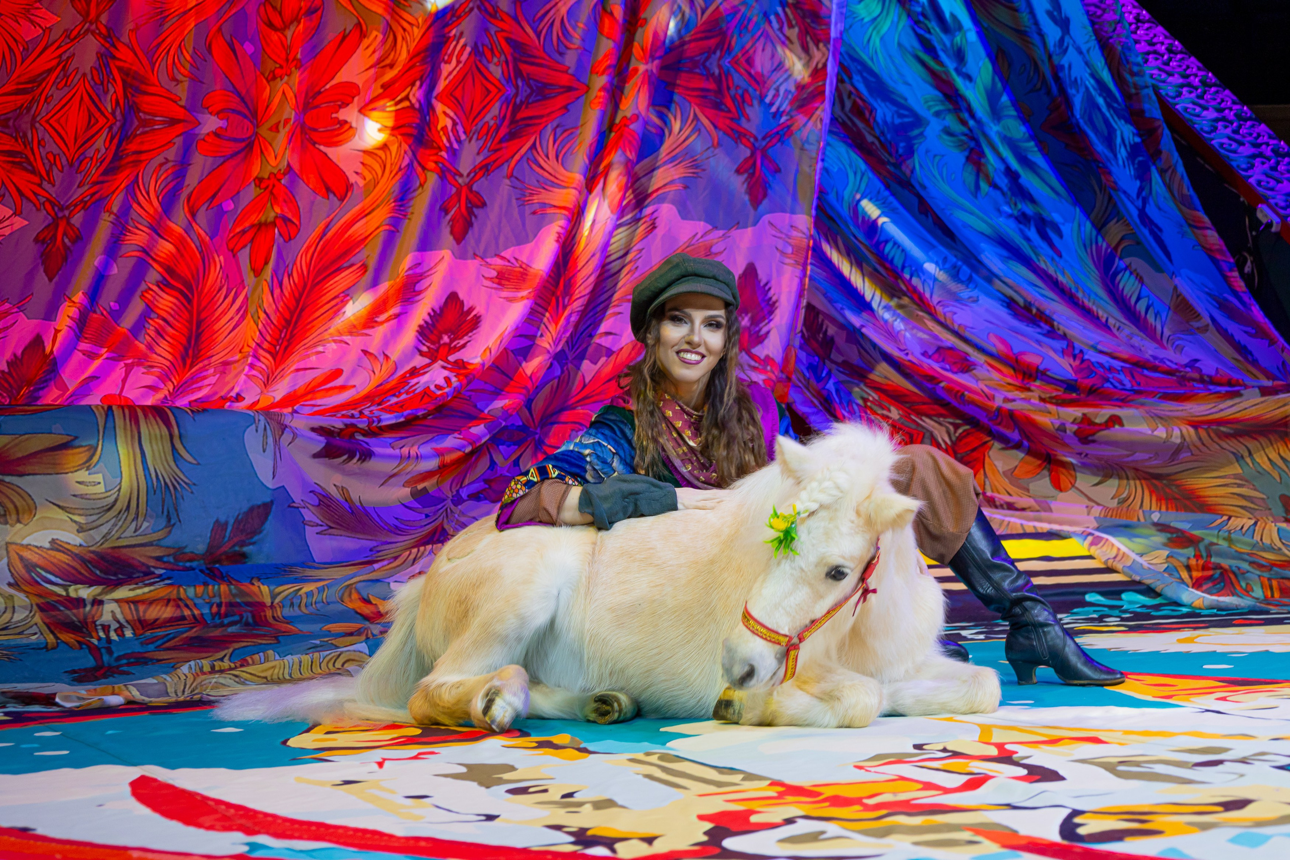 Цирк Жар Птица. Афиша. Семейный и Свадебный фотограф в Сочи