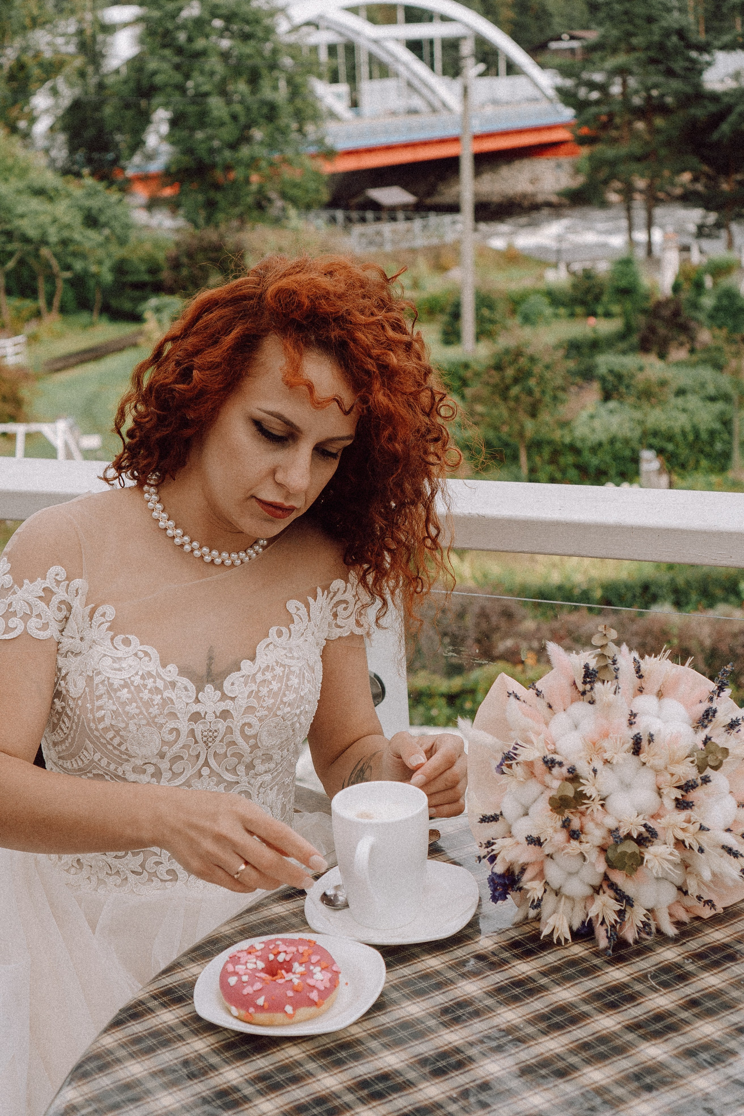 СВАДЕБНАЯ ФОТОСЕССИИЯ ПАРЫ В ГОРОДЕ ПРИОЗЕРСК В СОСНОВОМ ЛЕСУ И С ПИКАПОМ. Профессиональный фотограф, Санкт-Петербург — Виктория Богомолова