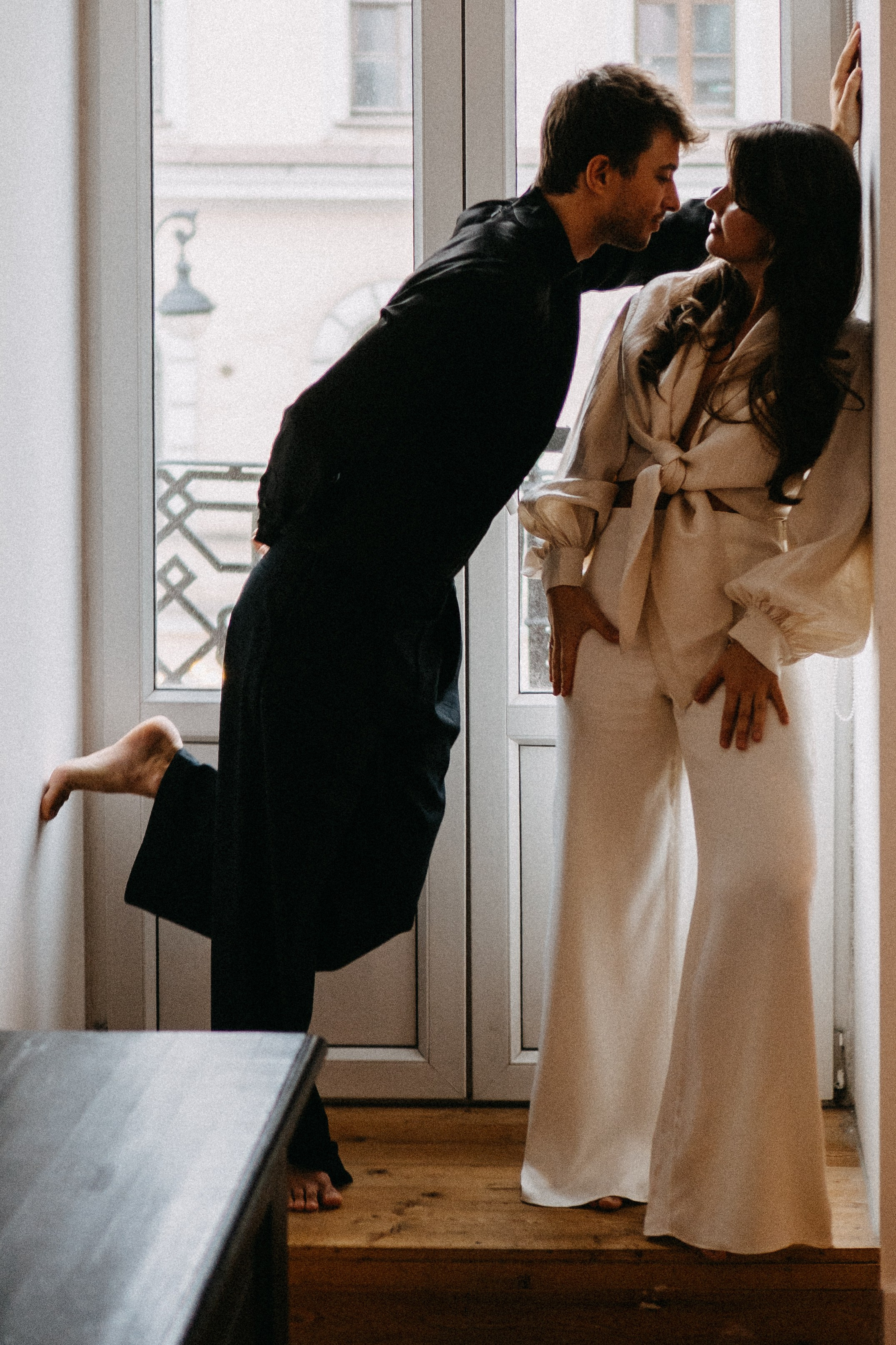 СБОРЫ ЖЕНИХА И НЕВЕСТЫ В УЮТНОЙ КВАРТИРЕ В ЦЕНТРЕ САНТК-ПЕТЕРБУРГА. Профессиональный фотограф, Санкт-Петербург — Виктория Богомолова