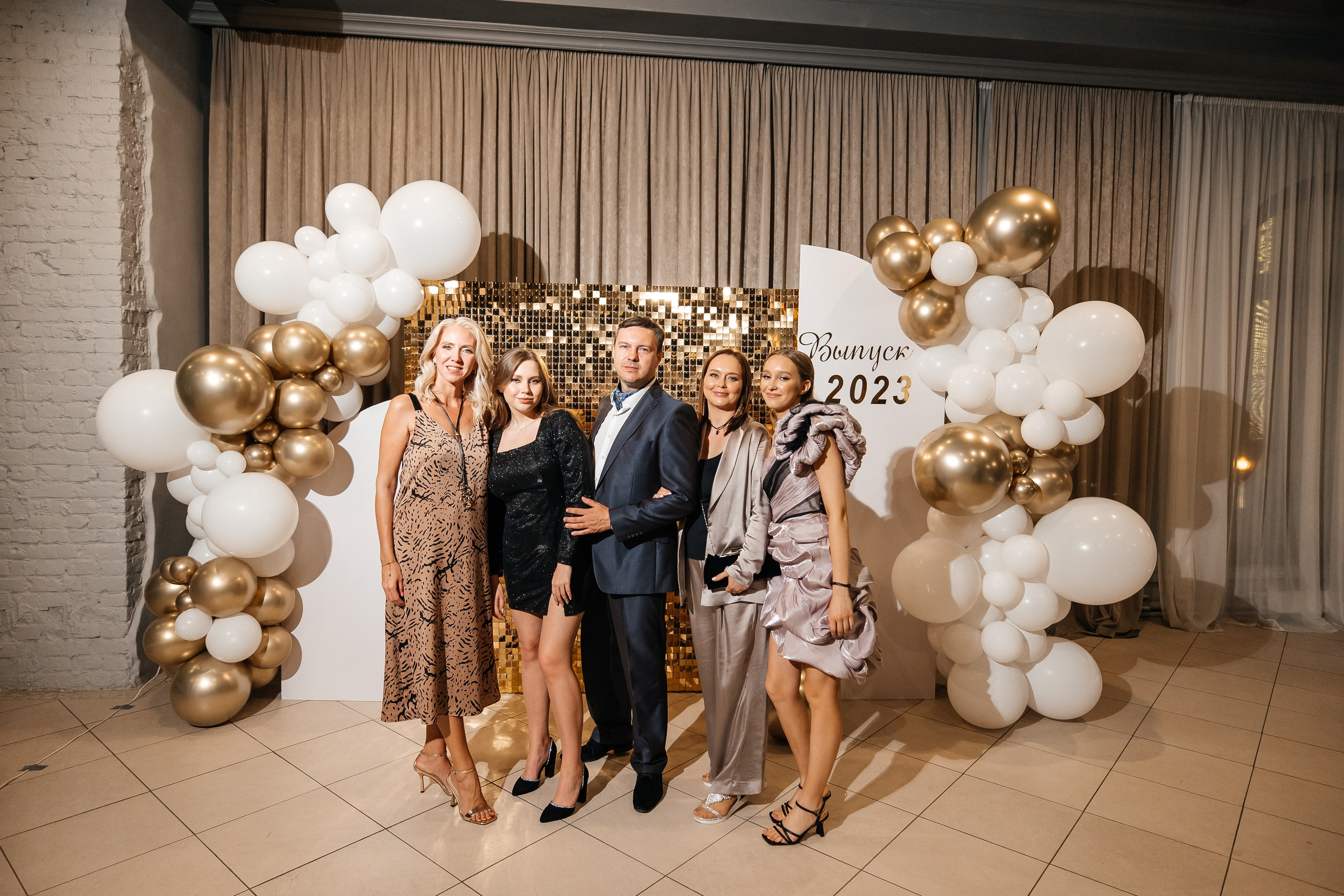 2023-06-23 Выпускной МБОУ СОШ № 10. Фотограф в Красноярске