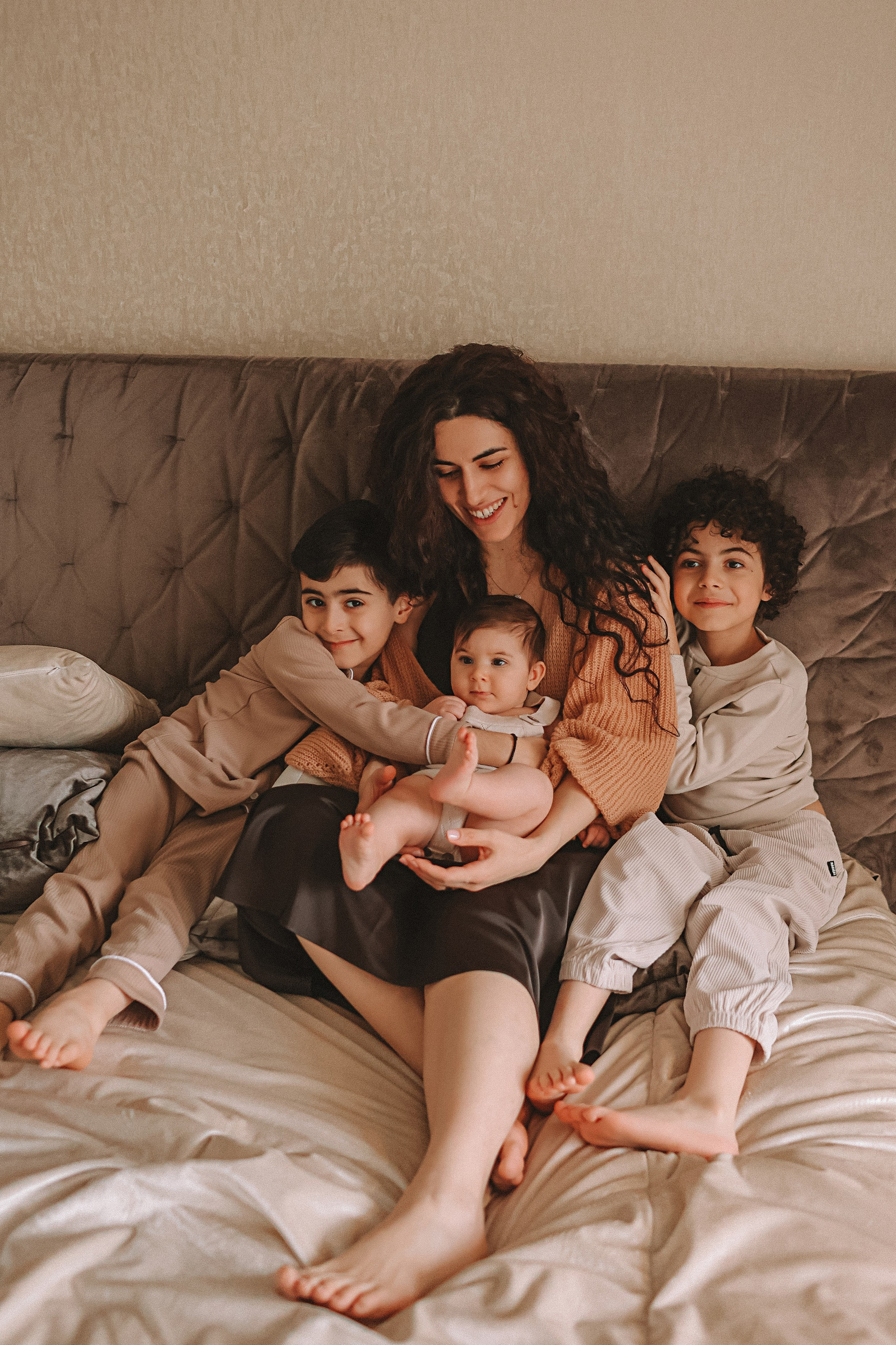 С малышкой. Семейный фотограф Тюмень, фотограф на роды Салмина Мария