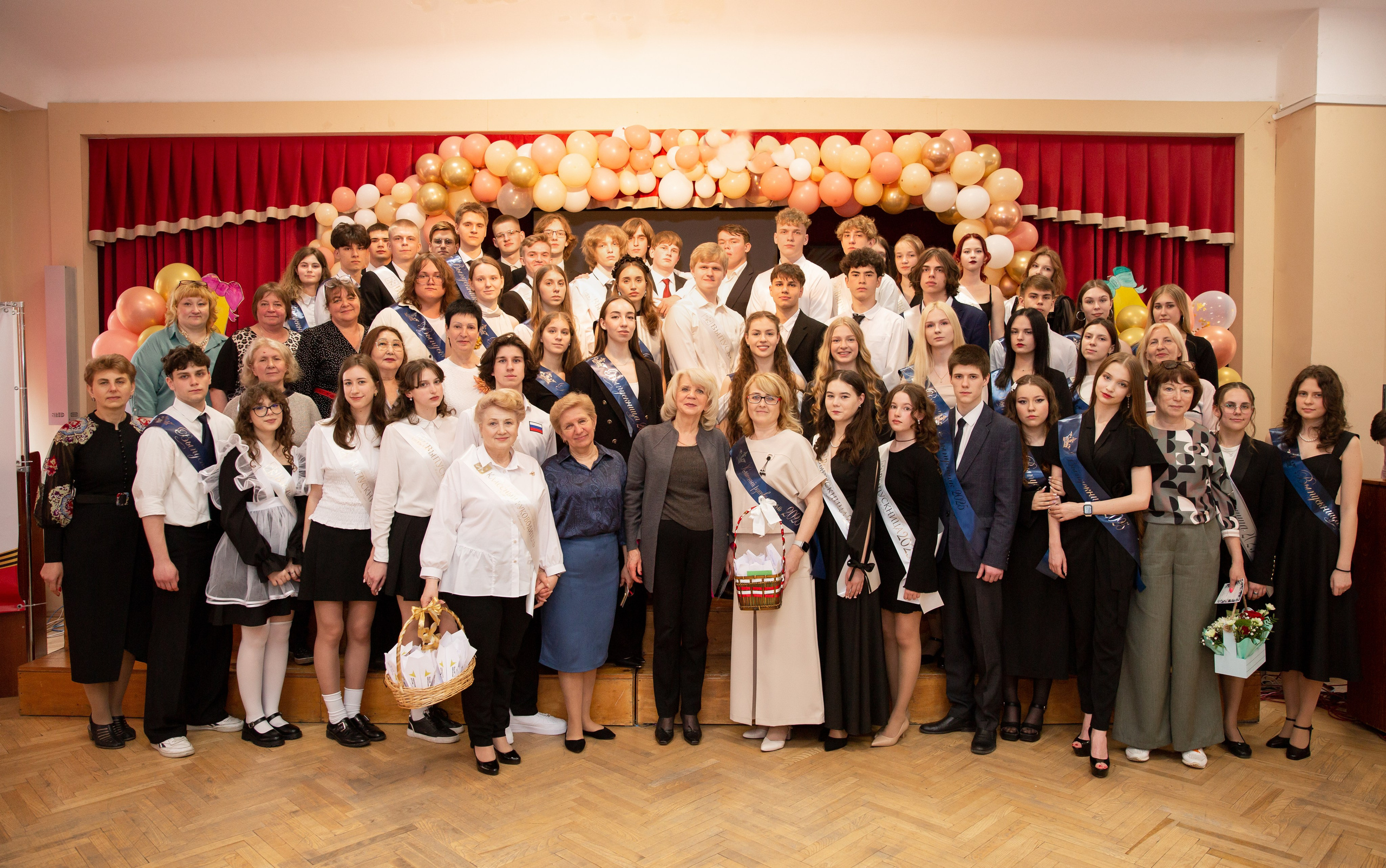 Последний Звонок — 9 класс. Портретный и репортажный фотограф в Санкт-Петербурге Елизавета Я