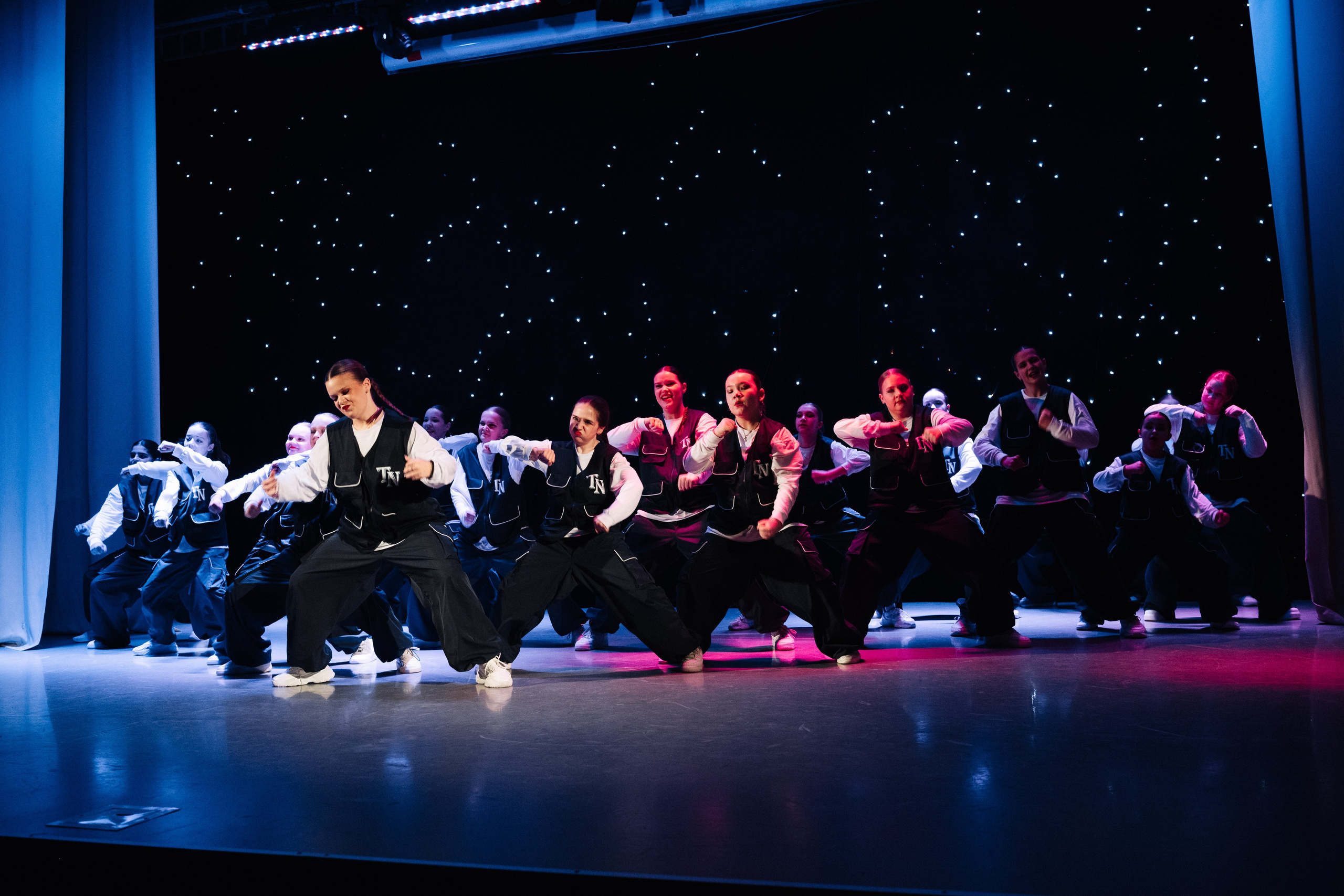 Благотворительный концерт в помощь Артему Сардаряну. Фотограф Артем Севостьянов. Профессиональная фотосъемка в Ногинске, Москве, Московской области и за границей