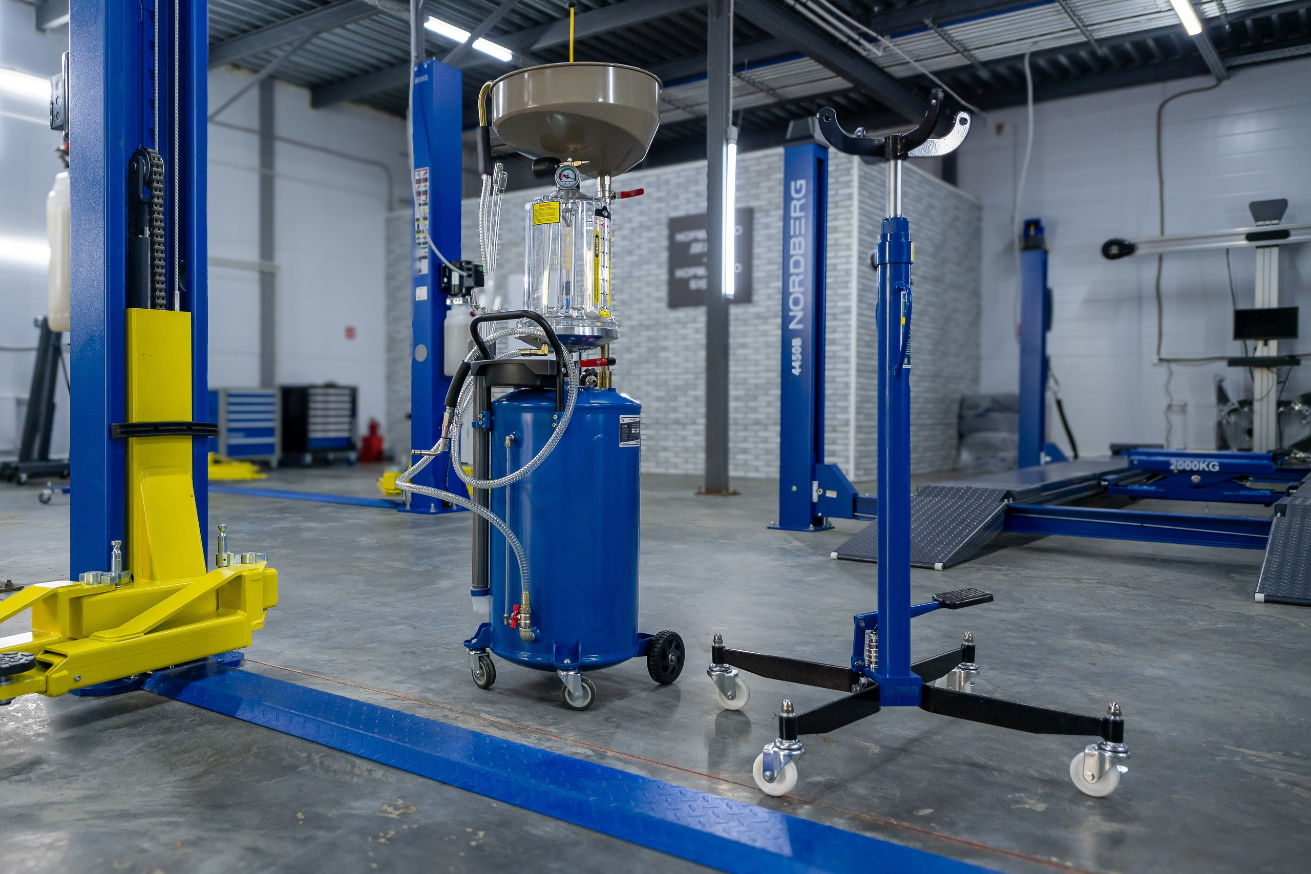 Интерьерная фотосъёмка — СТО, Автомойка. г. Москва, от 10 000р/час. Интерьерный & Репортажный фотограф Озеров Денис, г. Москва