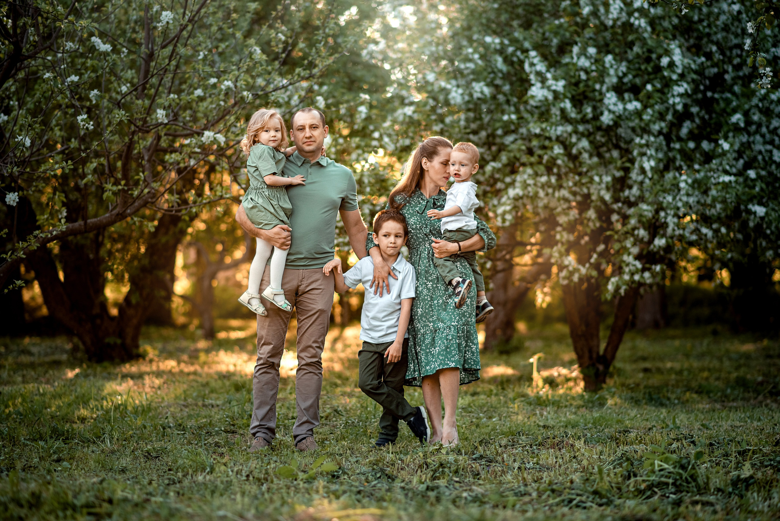 Семейная фотосессия в цветении. Ясная Поляна. Семейный и детский фотограф в Туле Светлана Воронкова