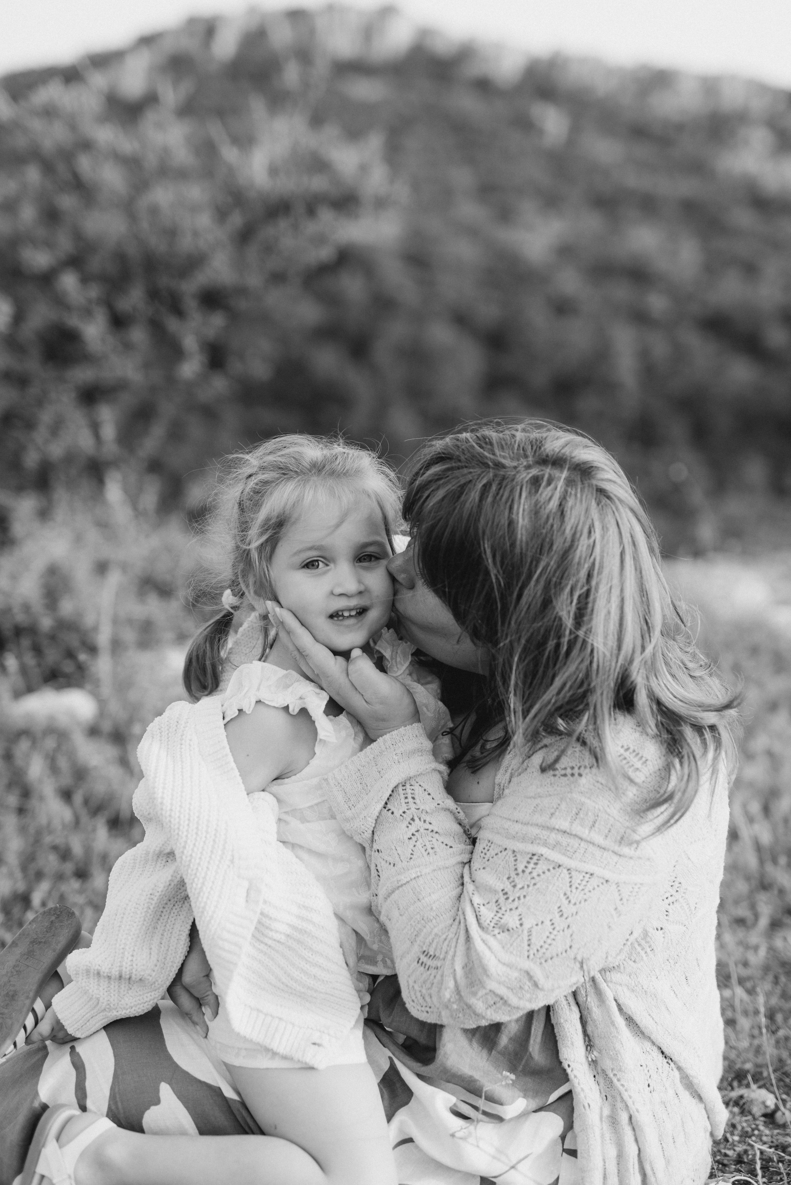 Family: Iryna, Vlad, Yasmin & Arina. Family photographer in Israel | Alesya Superfin