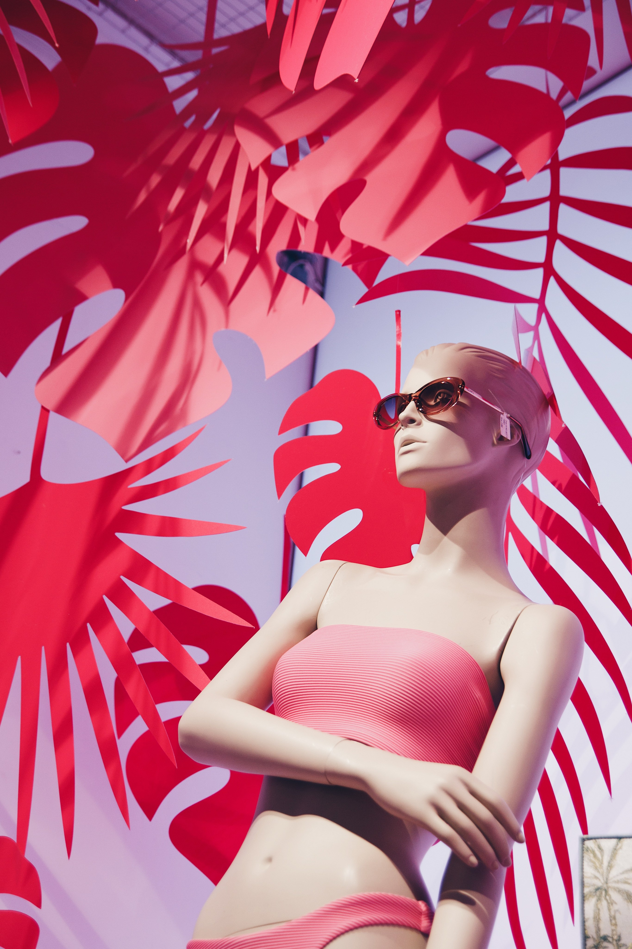 Оформление витрин Универмаг первый 2023. Ксения Почтарь. Декоратор и флорист, город Владивосток