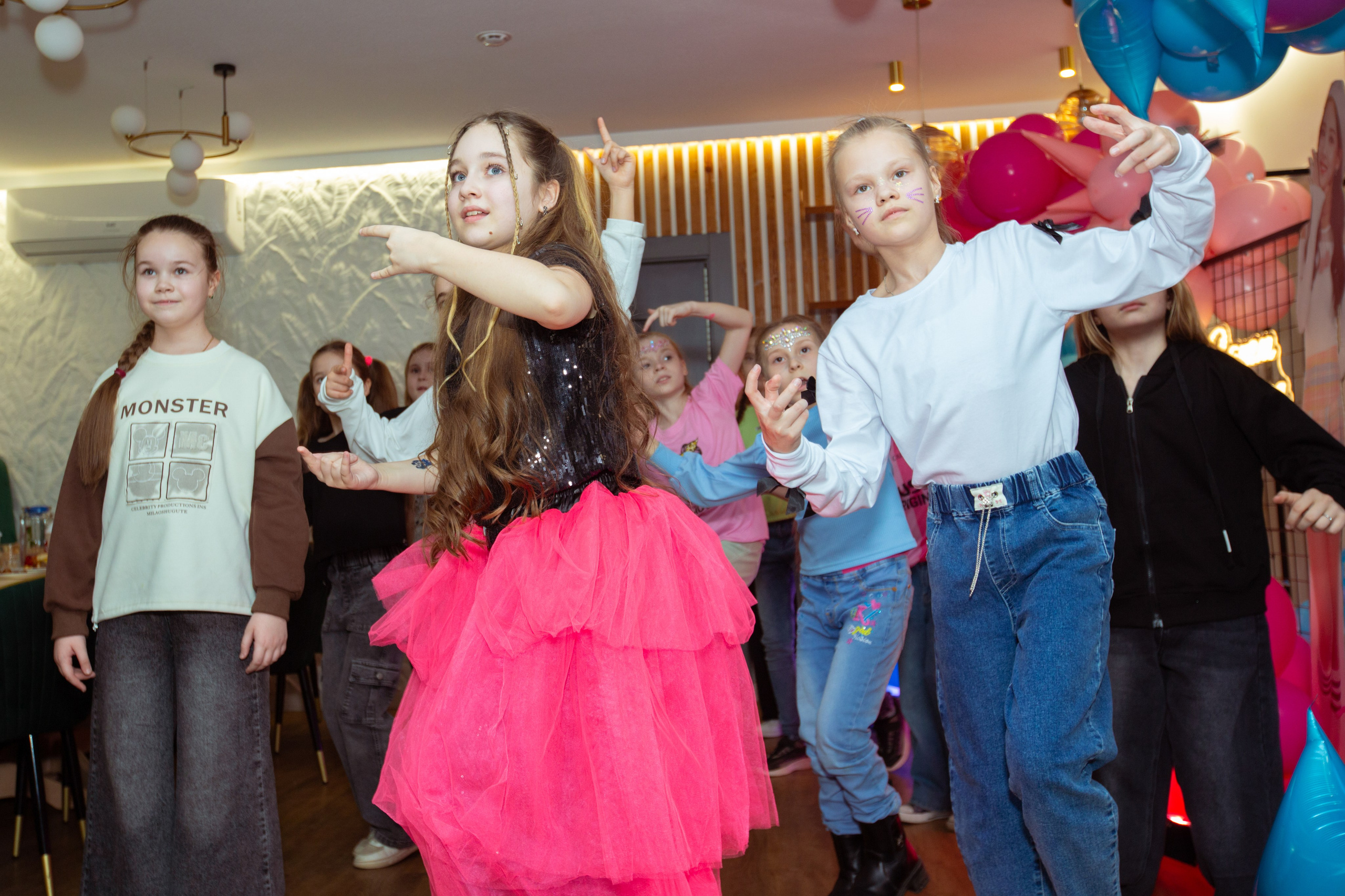 День рождения Ульяны. Фотограф Антонина Свешникова. ВЫПУСКНЫЕ ФОТОКНИГИ для детских садов и школ. Москва, Владимир