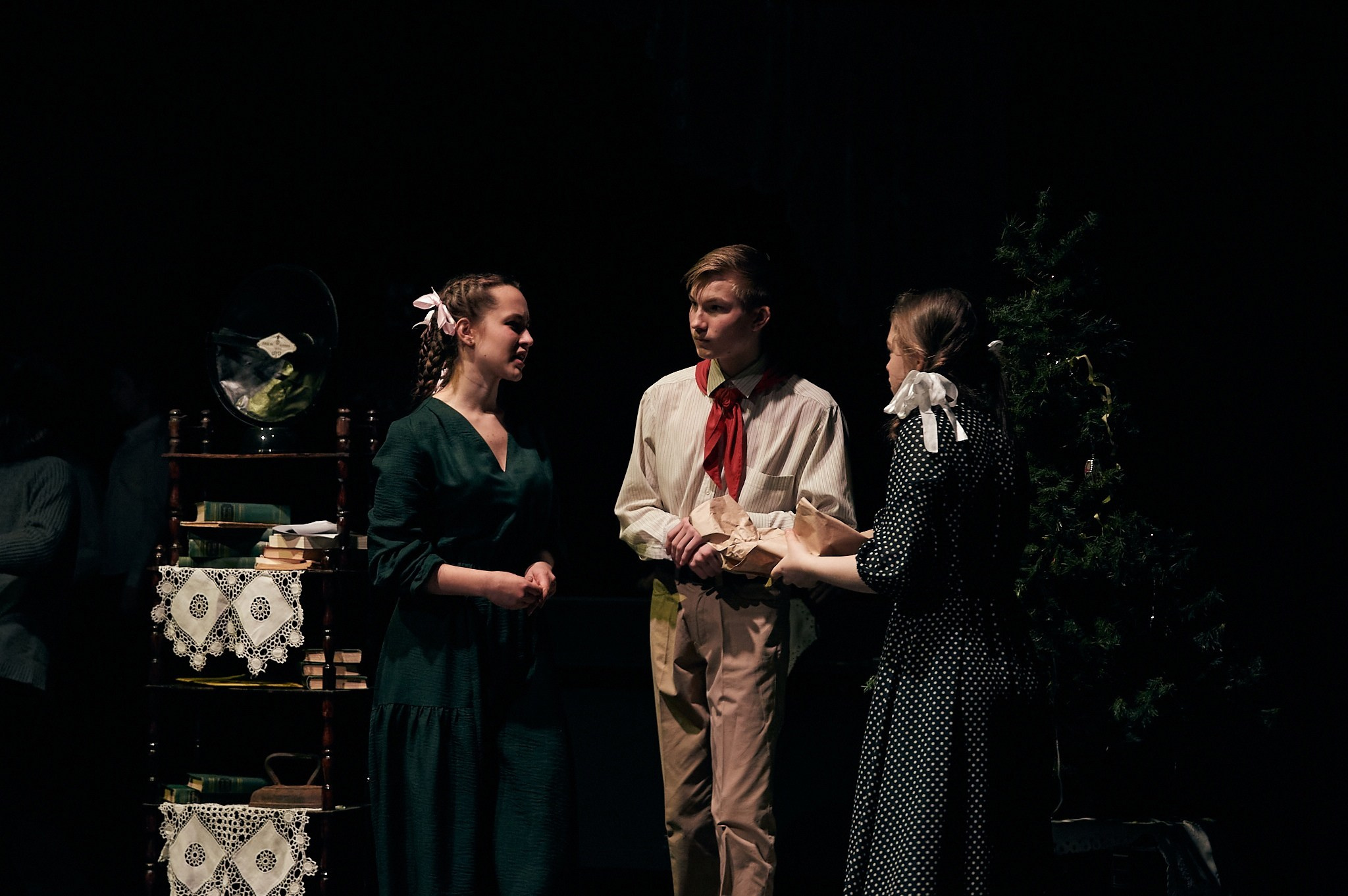 Спектакль «Советская, 44». Дети Сац. Фотограф в Москве. Индивидуальные и парные съёмки, мероприятия, промо-съёмки для артистов