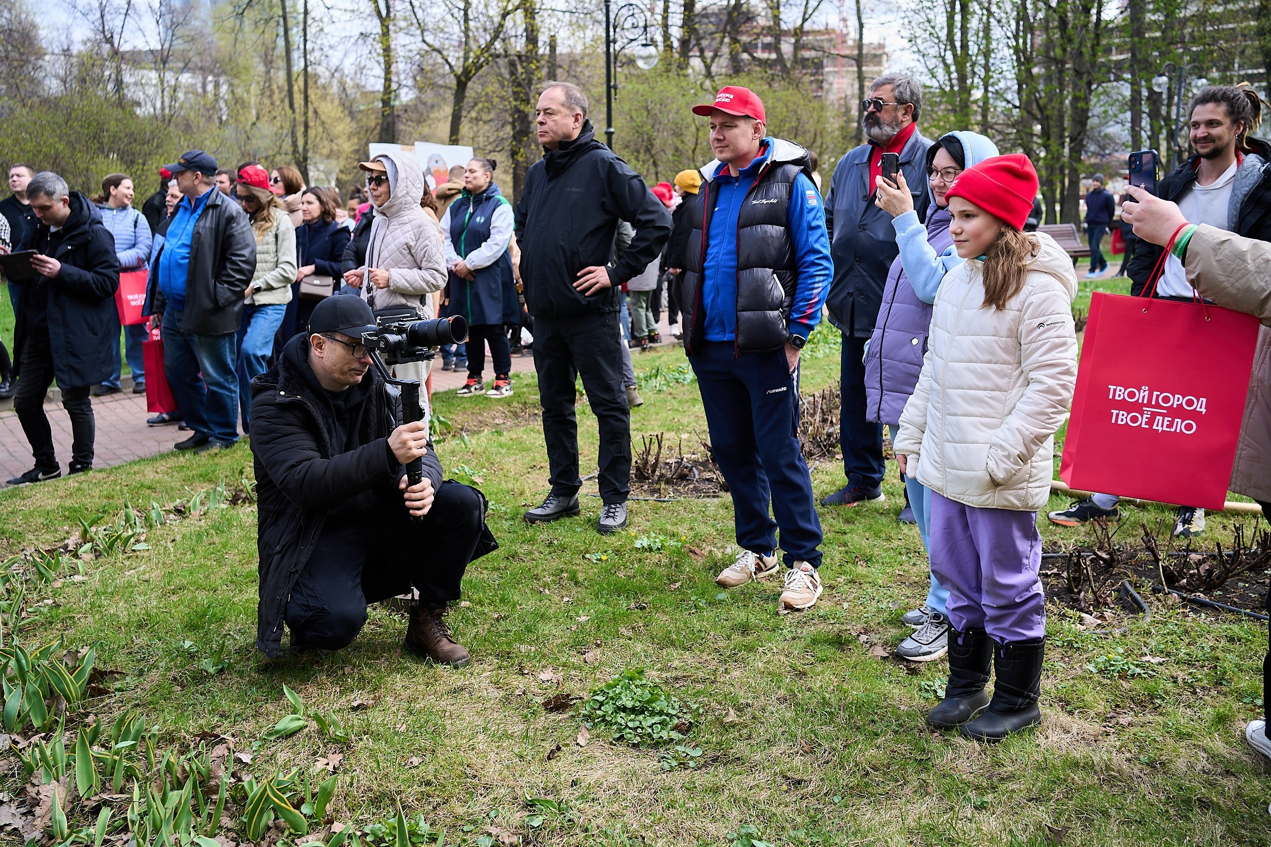 Субботник у Управления делами Мэра и Правительства Москвы. Фотограф и Видеограф в Москве. Олег Корушев