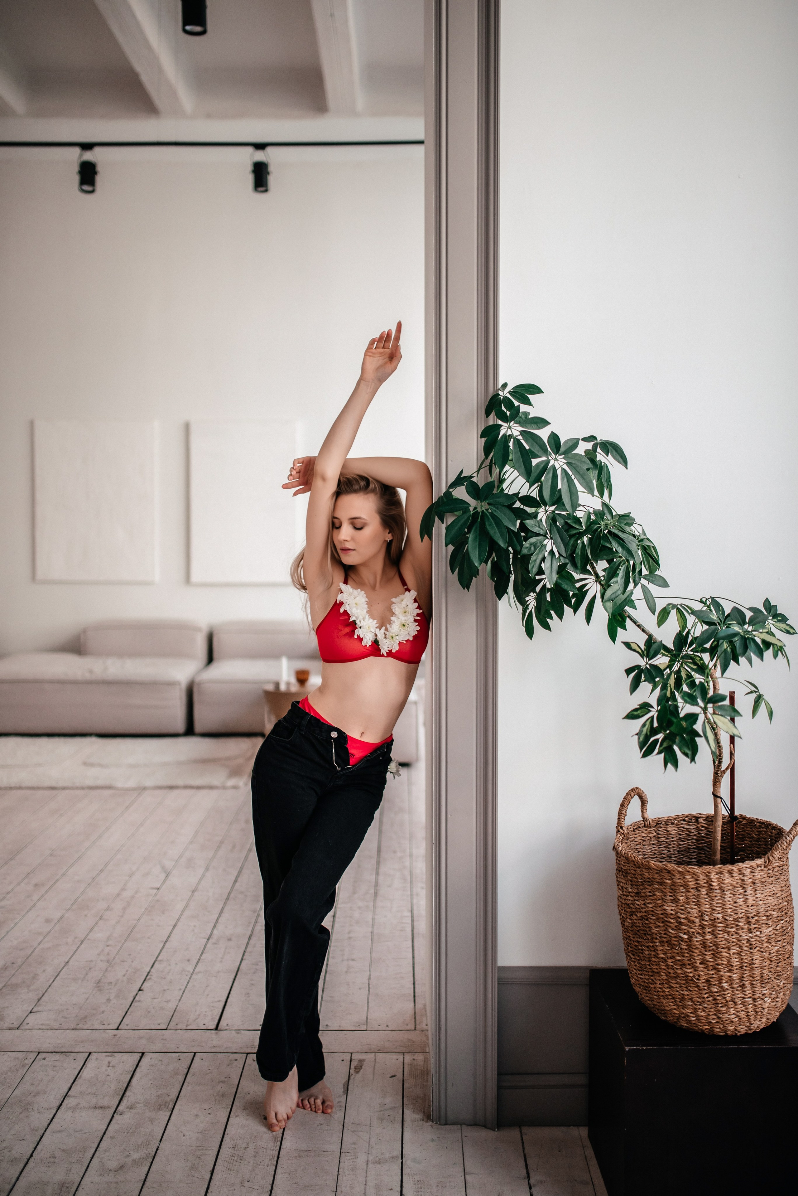 Диона, 2024. Главная