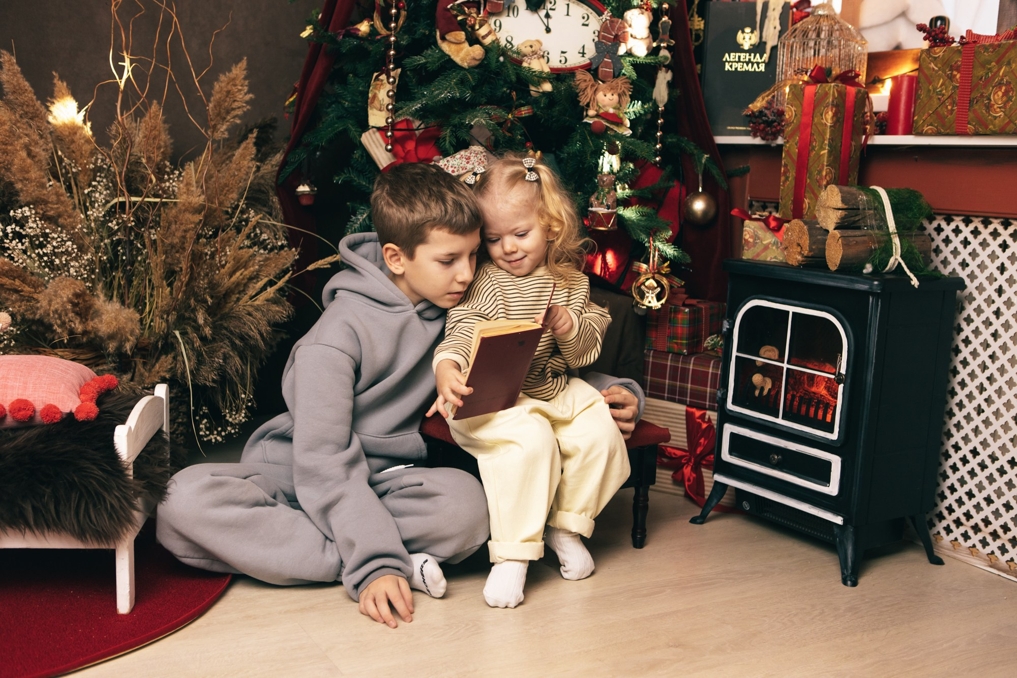 Семейная новогодняя фотосессия. Фотограф в Оренбурге. Профессиональный фотограф